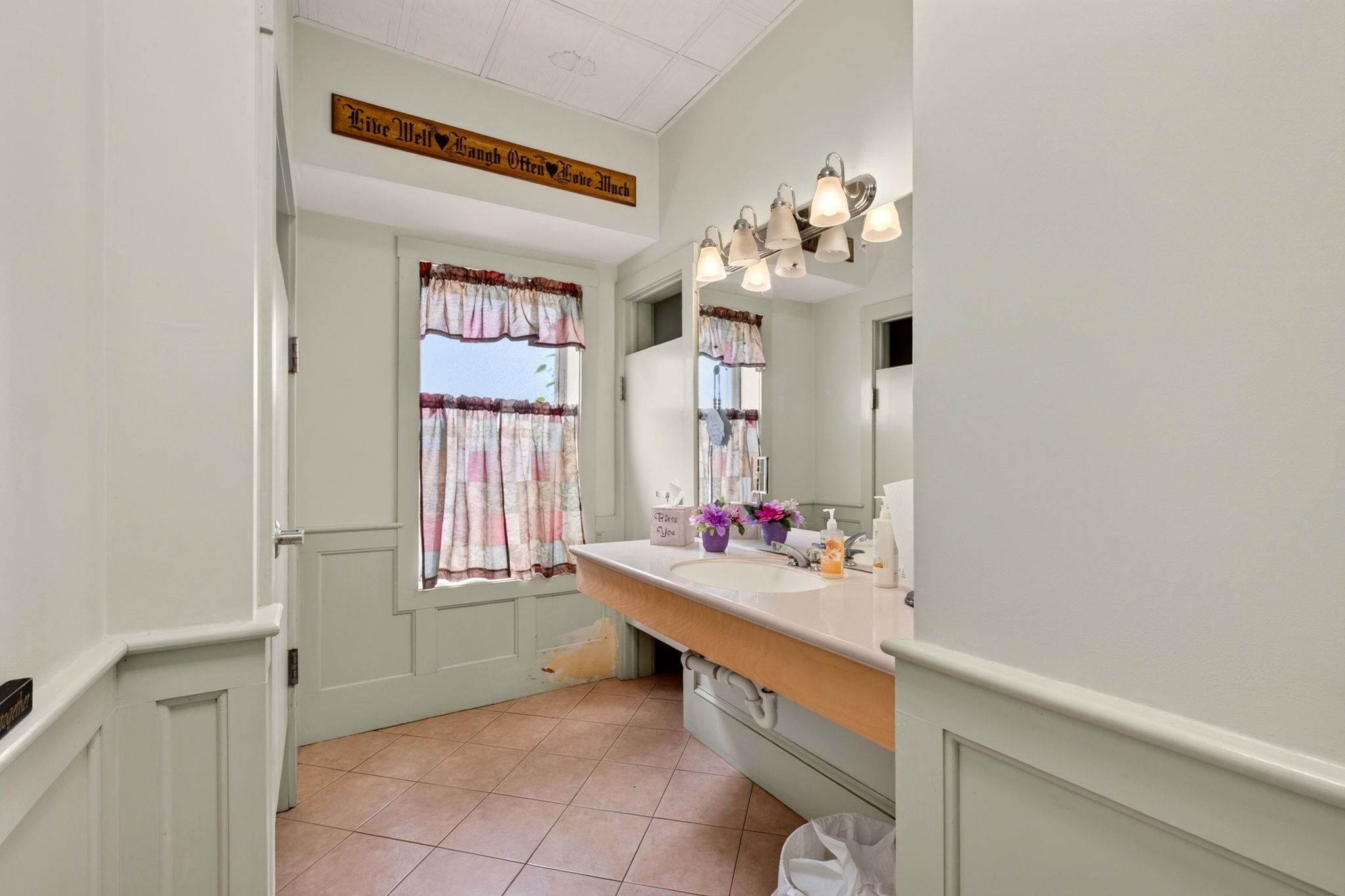 162-166 N MAIN ST, BROADWAY, Virginia 22815, ,Commercial,162-166 N MAIN ST,680295 MLS # 680295