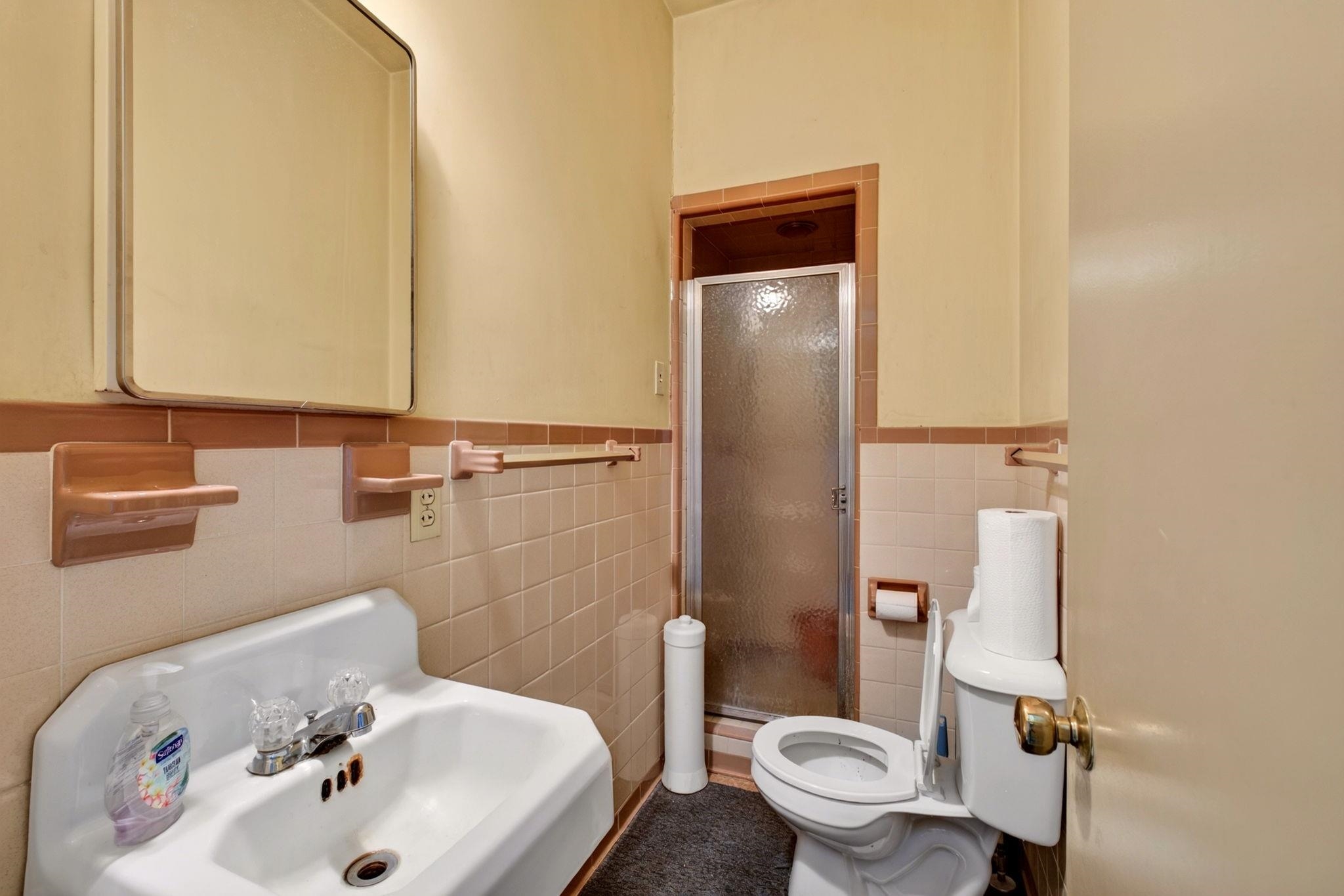 162-166 N MAIN ST, BROADWAY, Virginia 22815, ,Commercial,162-166 N MAIN ST,680295 MLS # 680295