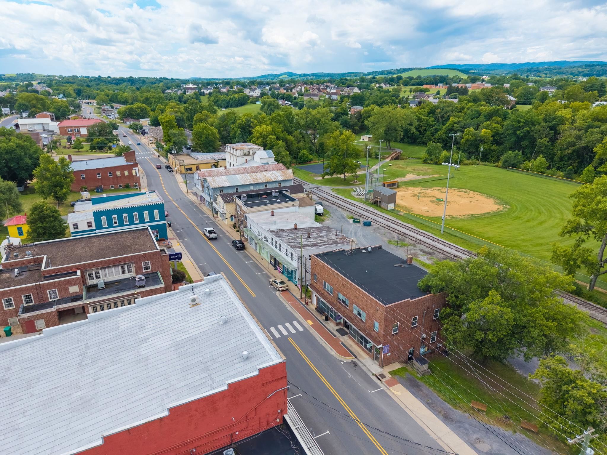 162-166 N MAIN ST, BROADWAY, Virginia 22815, ,Commercial,162-166 N MAIN ST,680295 MLS # 680295