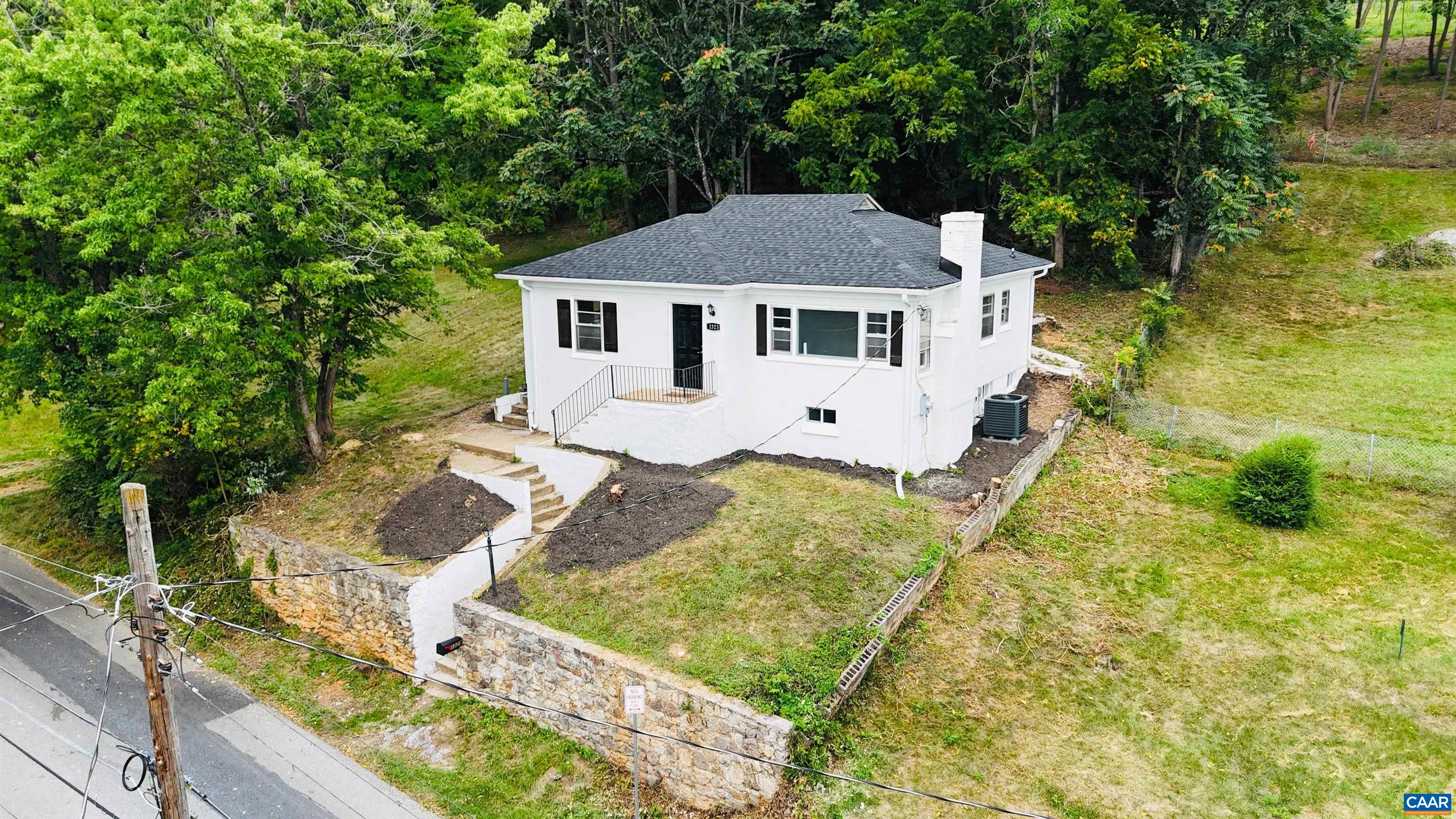 1323 JACKSON ST, STAUNTON, Virginia 24401, 4 Bedrooms Bedrooms, ,2 BathroomsBathrooms,Residential,Remodeled ranch walking distance to downtown!,1323 JACKSON ST,680276 MLS # 680276