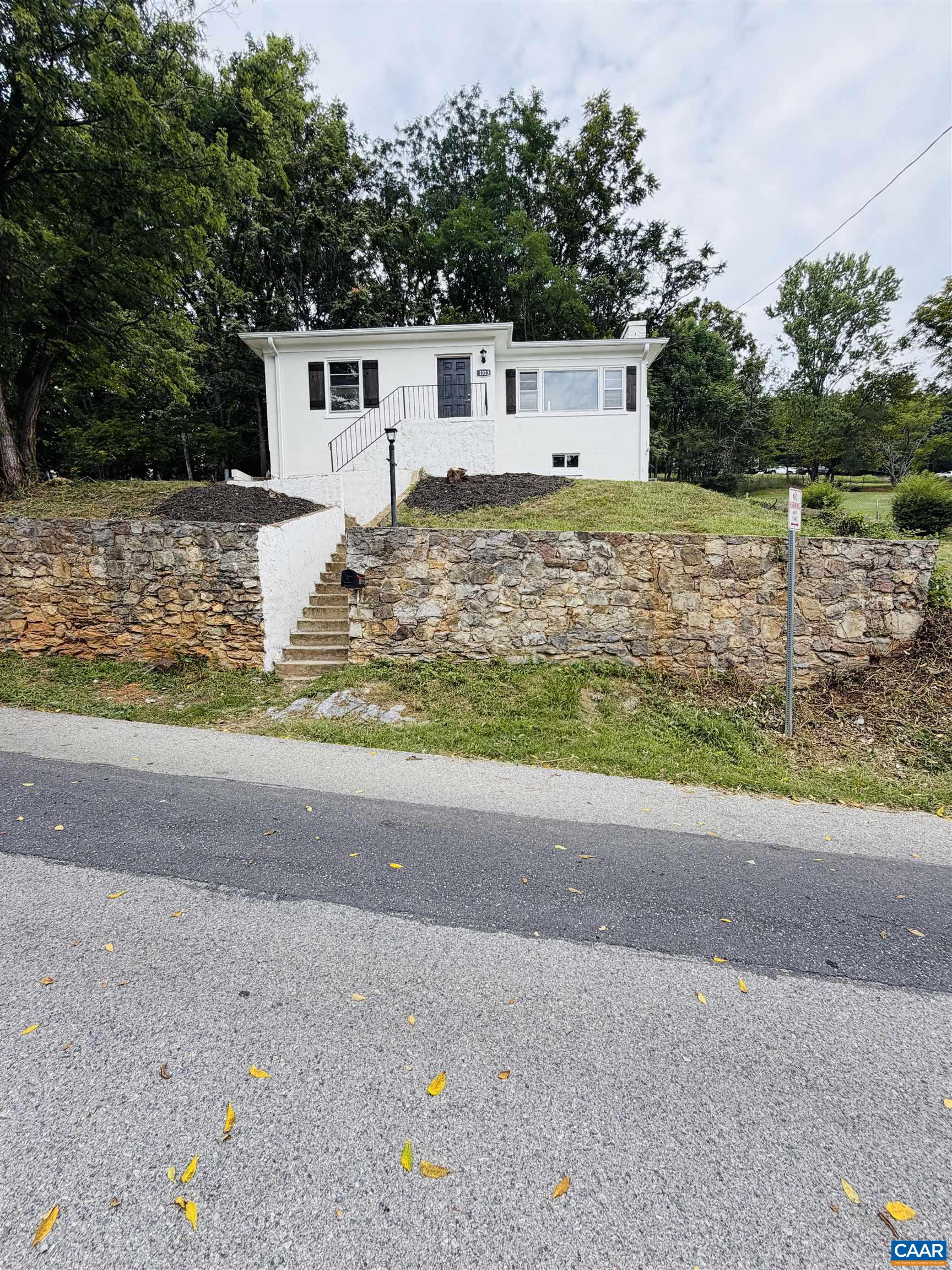 1323 JACKSON ST, STAUNTON, Virginia 24401, 4 Bedrooms Bedrooms, ,2 BathroomsBathrooms,Residential,Remodeled ranch walking distance to downtown!,1323 JACKSON ST,680276 MLS # 680276