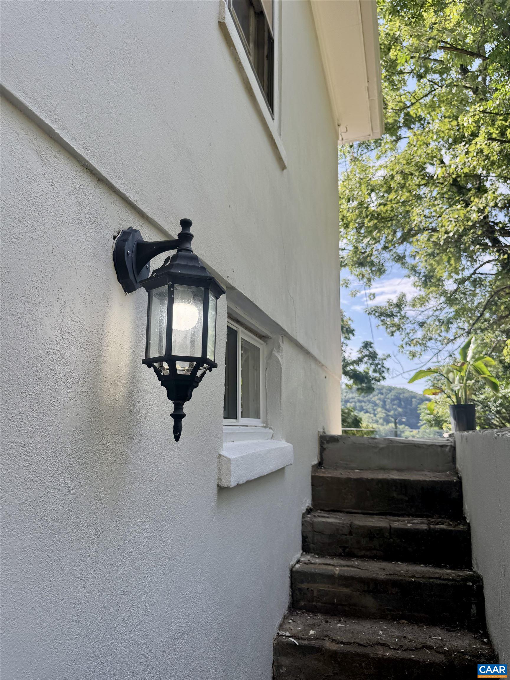 1323 JACKSON ST, STAUNTON, Virginia 24401, 4 Bedrooms Bedrooms, ,2 BathroomsBathrooms,Residential,Remodeled ranch walking distance to downtown!,1323 JACKSON ST,680276 MLS # 680276