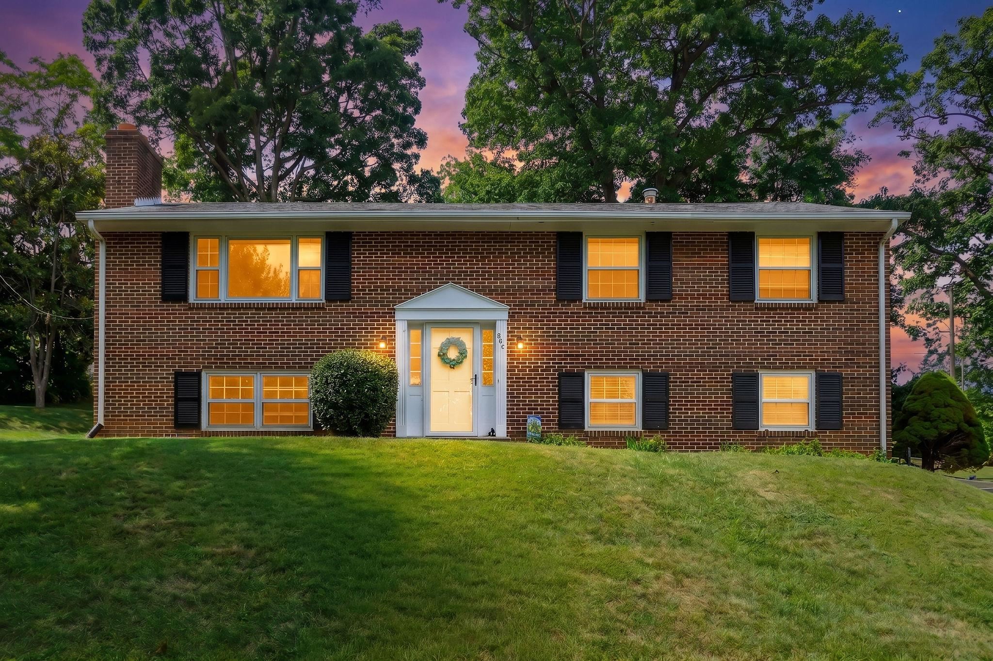 906 RIDGECREST CIR, STAUNTON, Virginia 24401, 4 Bedrooms Bedrooms, ,2 BathroomsBathrooms,Residential,906 RIDGECREST CIR,680277 MLS # 680277 906 RIDGECREST CIR, STAUNTON, Virginia 24401, 4 Bedrooms Bedrooms, ,2 BathroomsBathrooms,Residential,906 RIDGECREST CIR,680277 MLS # 680277