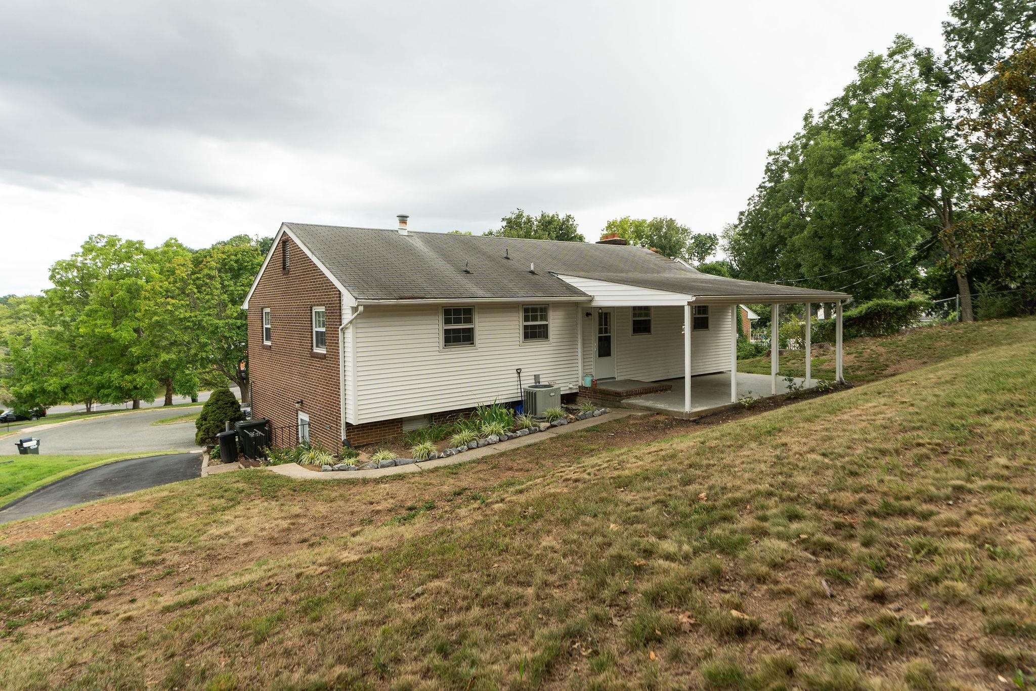 906 RIDGECREST CIR, STAUNTON, Virginia 24401, 4 Bedrooms Bedrooms, ,2 BathroomsBathrooms,Residential,906 RIDGECREST CIR,680277 MLS # 680277 906 RIDGECREST CIR, STAUNTON, Virginia 24401, 4 Bedrooms Bedrooms, ,2 BathroomsBathrooms,Residential,906 RIDGECREST CIR,680277 MLS # 680277