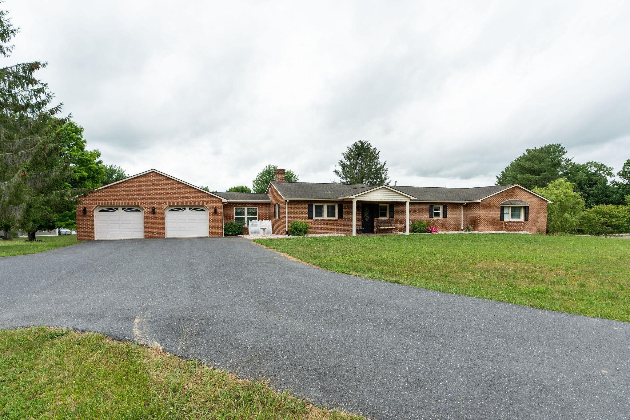 409 STEELES FORT RD, RAPHINE, Virginia 24472, 3 Bedrooms Bedrooms, ,4 BathroomsBathrooms,Residential,409 STEELES FORT RD,680283 MLS # 680283 409 STEELES FORT RD, RAPHINE, Virginia 24472, 3 Bedrooms Bedrooms, ,4 BathroomsBathrooms,Residential,409 STEELES FORT RD,680283 MLS # 680283