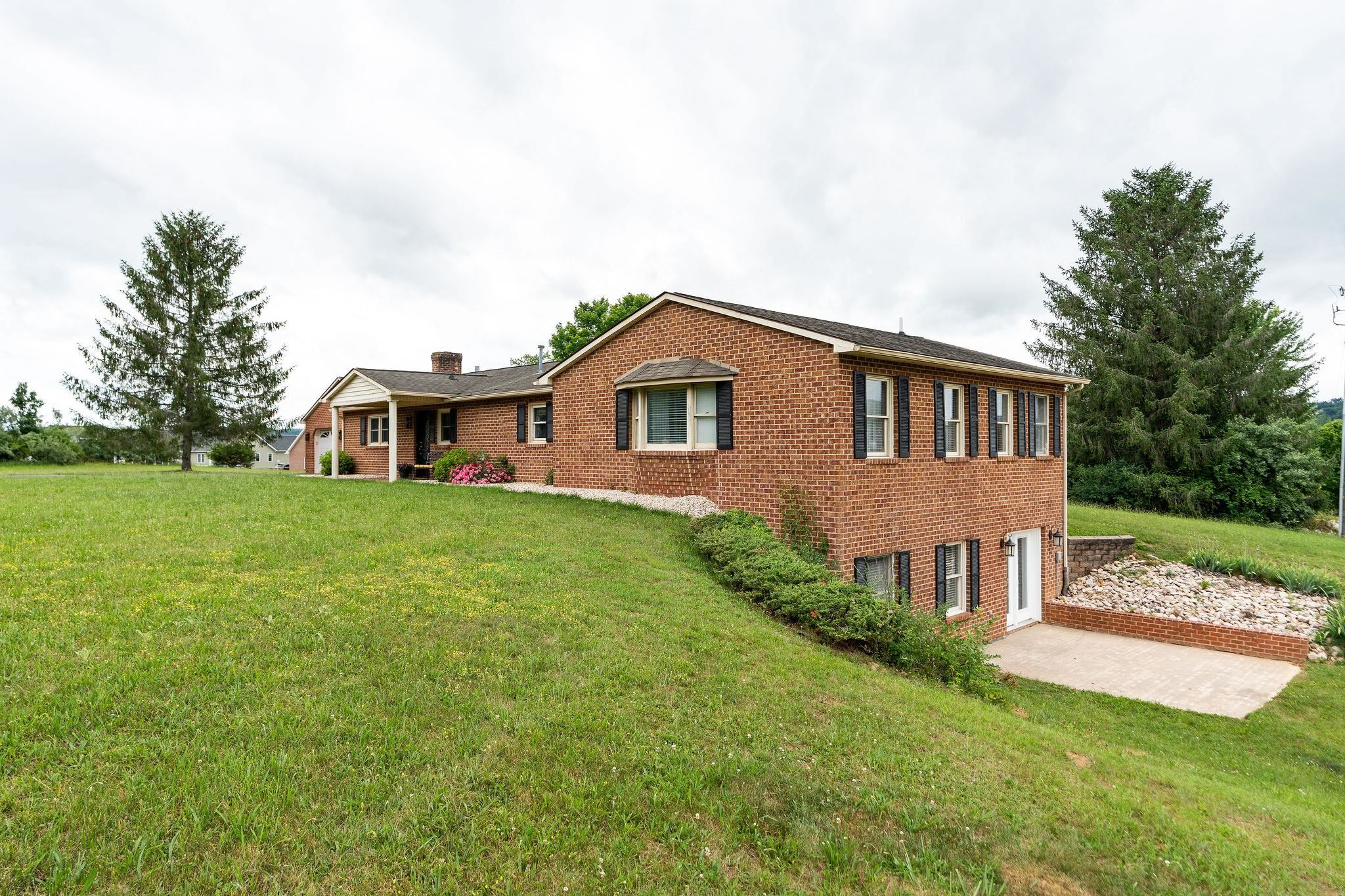 409 STEELES FORT RD, RAPHINE, Virginia 24472, 3 Bedrooms Bedrooms, ,4 BathroomsBathrooms,Residential,409 STEELES FORT RD,680283 MLS # 680283 409 STEELES FORT RD, RAPHINE, Virginia 24472, 3 Bedrooms Bedrooms, ,4 BathroomsBathrooms,Residential,409 STEELES FORT RD,680283 MLS # 680283