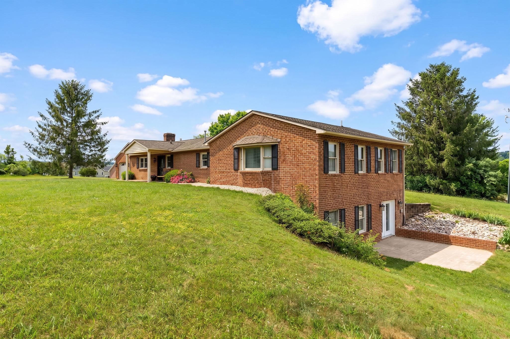 409 STEELES FORT RD, RAPHINE, Virginia 24472, 3 Bedrooms Bedrooms, ,4 BathroomsBathrooms,Residential,409 STEELES FORT RD,680283 MLS # 680283 409 STEELES FORT RD, RAPHINE, Virginia 24472, 3 Bedrooms Bedrooms, ,4 BathroomsBathrooms,Residential,409 STEELES FORT RD,680283 MLS # 680283