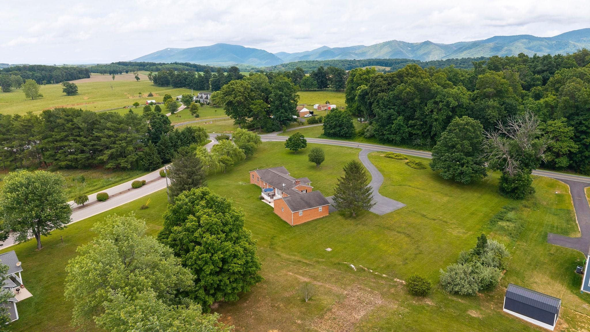 409 STEELES FORT RD, RAPHINE, Virginia 24472, 3 Bedrooms Bedrooms, ,4 BathroomsBathrooms,Residential,409 STEELES FORT RD,680283 MLS # 680283 409 STEELES FORT RD, RAPHINE, Virginia 24472, 3 Bedrooms Bedrooms, ,4 BathroomsBathrooms,Residential,409 STEELES FORT RD,680283 MLS # 680283