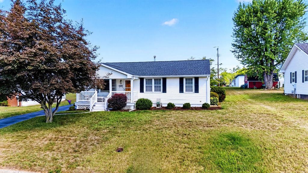 131 EDWARD AVE, WAYNESBORO, Virginia 22980, 3 Bedrooms Bedrooms, ,1 BathroomBathrooms,Residential,131 EDWARD AVE,680286 MLS # 680286 131 EDWARD AVE, WAYNESBORO, Virginia 22980, 3 Bedrooms Bedrooms, ,1 BathroomBathrooms,Residential,131 EDWARD AVE,680286 MLS # 680286