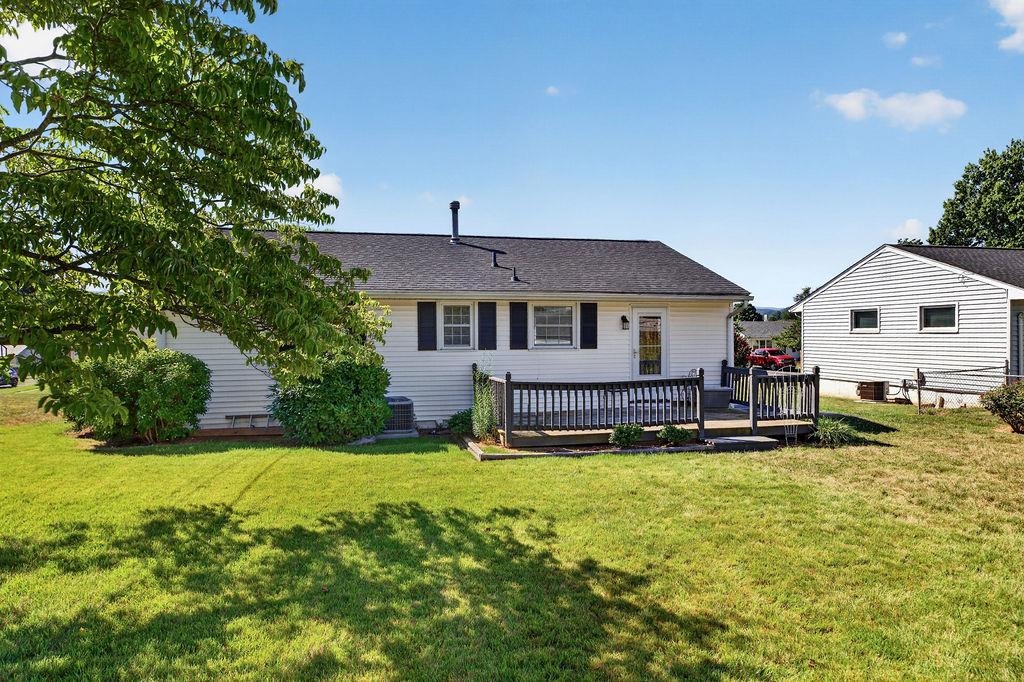 131 EDWARD AVE, WAYNESBORO, Virginia 22980, 3 Bedrooms Bedrooms, ,1 BathroomBathrooms,Residential,131 EDWARD AVE,680286 MLS # 680286 131 EDWARD AVE, WAYNESBORO, Virginia 22980, 3 Bedrooms Bedrooms, ,1 BathroomBathrooms,Residential,131 EDWARD AVE,680286 MLS # 680286