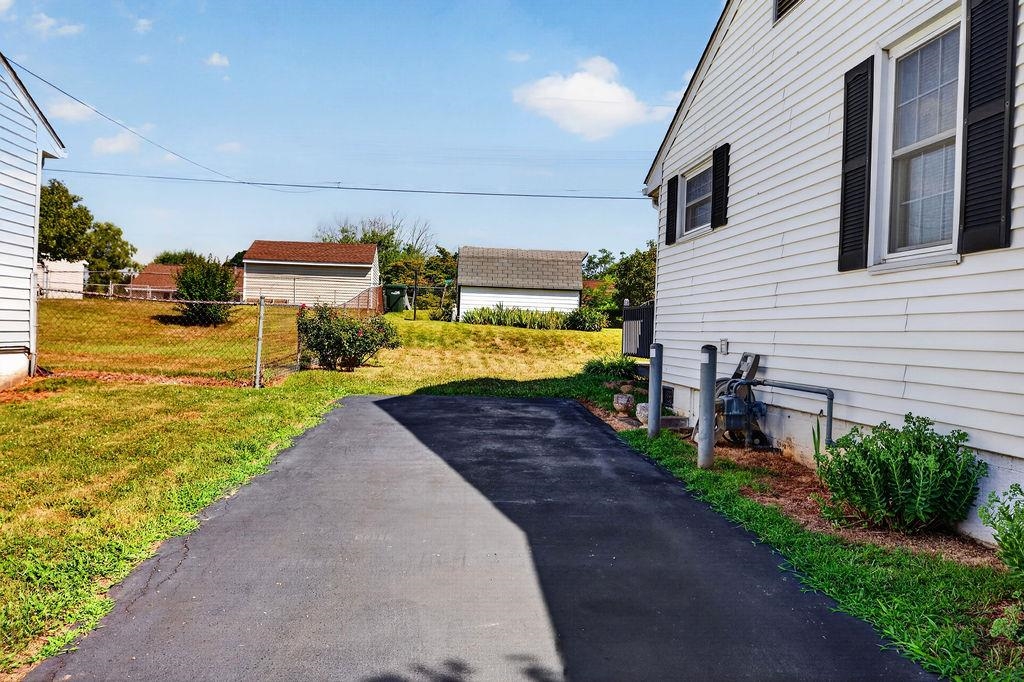 131 EDWARD AVE, WAYNESBORO, Virginia 22980, 3 Bedrooms Bedrooms, ,1 BathroomBathrooms,Residential,131 EDWARD AVE,680286 MLS # 680286 131 EDWARD AVE, WAYNESBORO, Virginia 22980, 3 Bedrooms Bedrooms, ,1 BathroomBathrooms,Residential,131 EDWARD AVE,680286 MLS # 680286