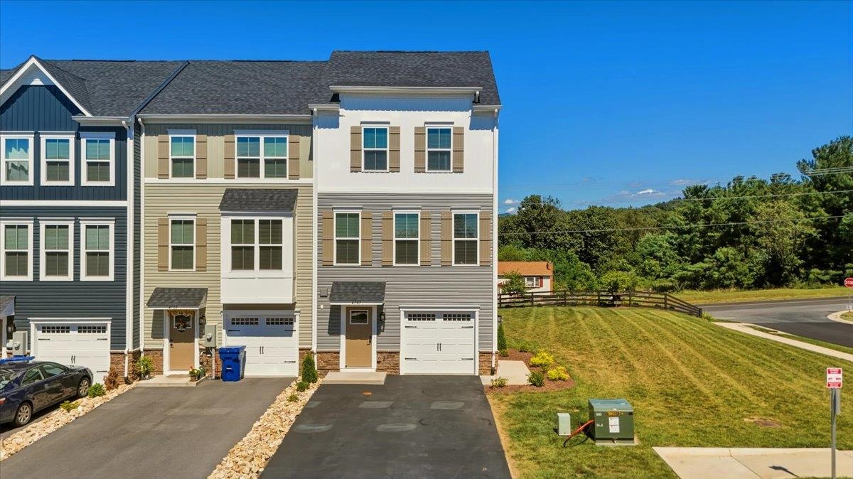 4707 DRYSDALE ST, ROCKINGHAM, Virginia 22801, 3 Bedrooms Bedrooms, ,2 BathroomsBathrooms,Residential,4707 DRYSDALE ST,680289 MLS # 680289 4707 DRYSDALE ST, ROCKINGHAM, Virginia 22801, 3 Bedrooms Bedrooms, ,2 BathroomsBathrooms,Residential,4707 DRYSDALE ST,680289 MLS # 680289