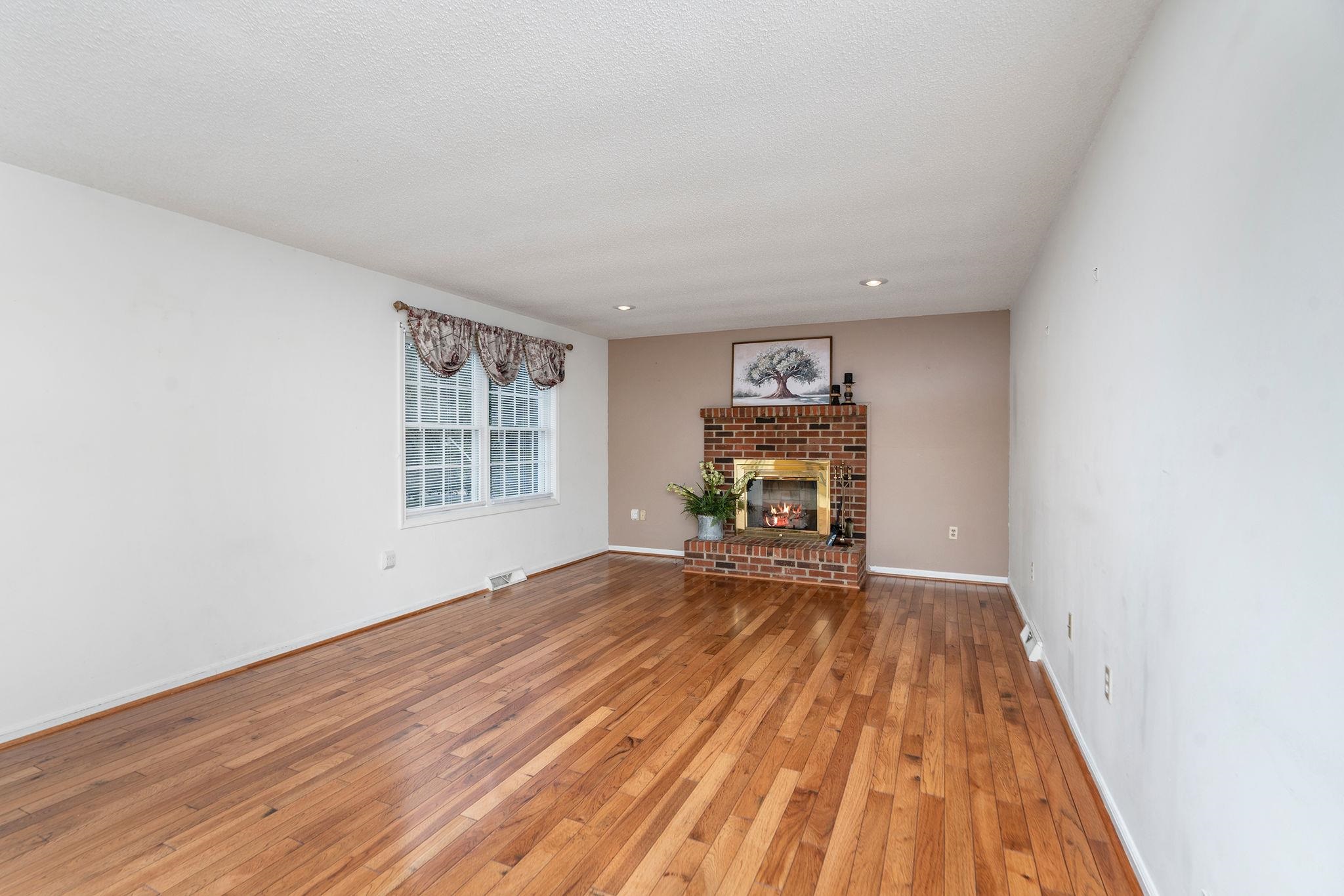 39 CRANBERRY DR, STUARTS DRAFT, Virginia 24477, 3 Bedrooms Bedrooms, ,2 BathroomsBathrooms,Residential,39 CRANBERRY DR,680299 MLS # 680299 39 CRANBERRY DR, STUARTS DRAFT, Virginia 24477, 3 Bedrooms Bedrooms, ,2 BathroomsBathrooms,Residential,39 CRANBERRY DR,680299 MLS # 680299