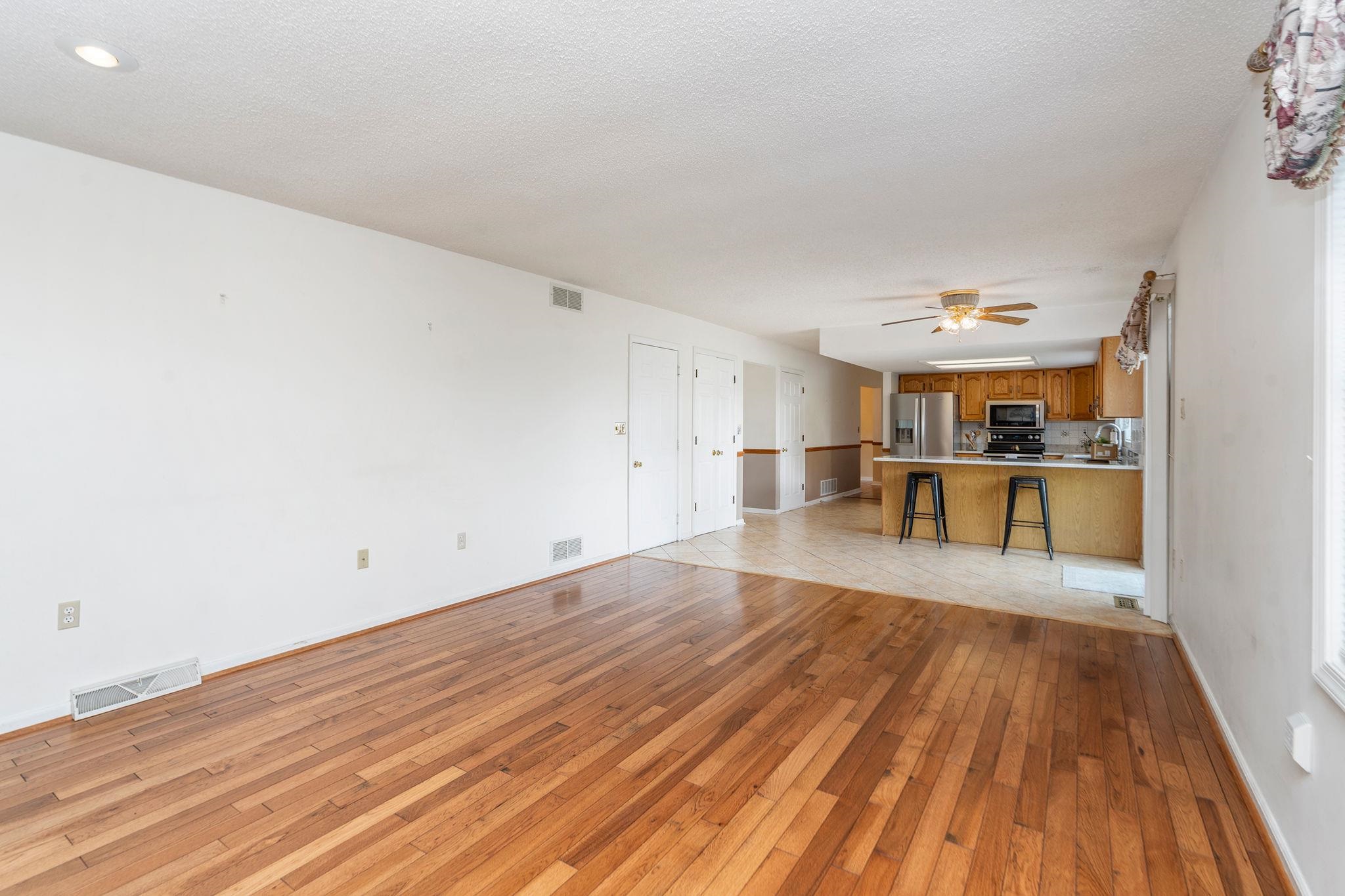 39 CRANBERRY DR, STUARTS DRAFT, Virginia 24477, 3 Bedrooms Bedrooms, ,2 BathroomsBathrooms,Residential,39 CRANBERRY DR,680299 MLS # 680299 39 CRANBERRY DR, STUARTS DRAFT, Virginia 24477, 3 Bedrooms Bedrooms, ,2 BathroomsBathrooms,Residential,39 CRANBERRY DR,680299 MLS # 680299