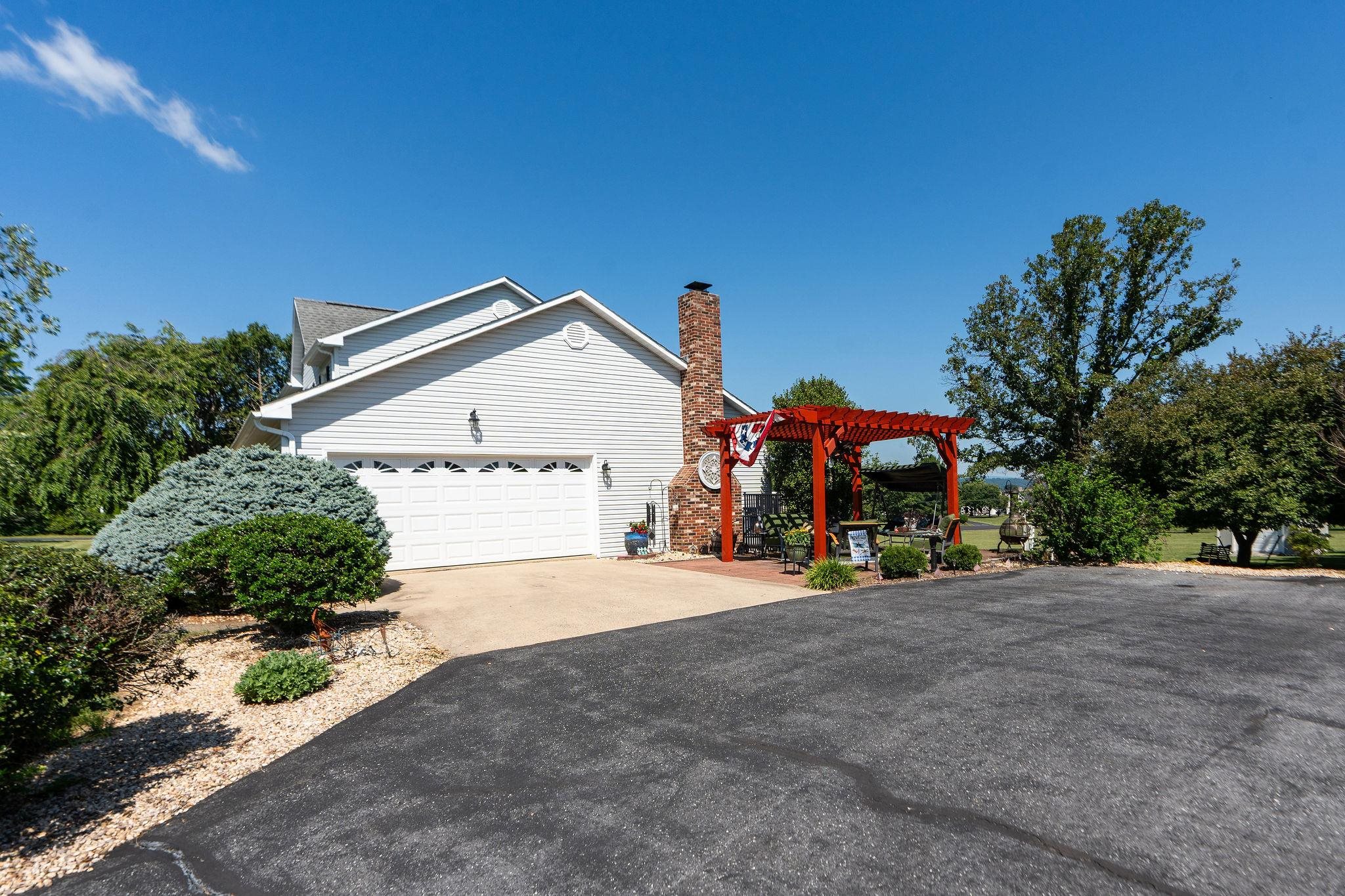 39 CRANBERRY DR, STUARTS DRAFT, Virginia 24477, 3 Bedrooms Bedrooms, ,2 BathroomsBathrooms,Residential,39 CRANBERRY DR,680299 MLS # 680299 39 CRANBERRY DR, STUARTS DRAFT, Virginia 24477, 3 Bedrooms Bedrooms, ,2 BathroomsBathrooms,Residential,39 CRANBERRY DR,680299 MLS # 680299