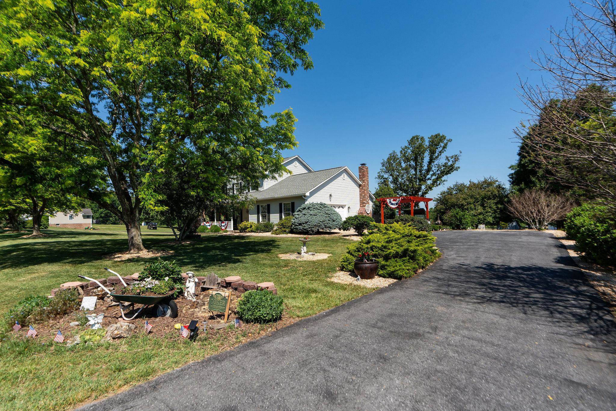 39 CRANBERRY DR, STUARTS DRAFT, Virginia 24477, 3 Bedrooms Bedrooms, ,2 BathroomsBathrooms,Residential,39 CRANBERRY DR,680299 MLS # 680299 39 CRANBERRY DR, STUARTS DRAFT, Virginia 24477, 3 Bedrooms Bedrooms, ,2 BathroomsBathrooms,Residential,39 CRANBERRY DR,680299 MLS # 680299