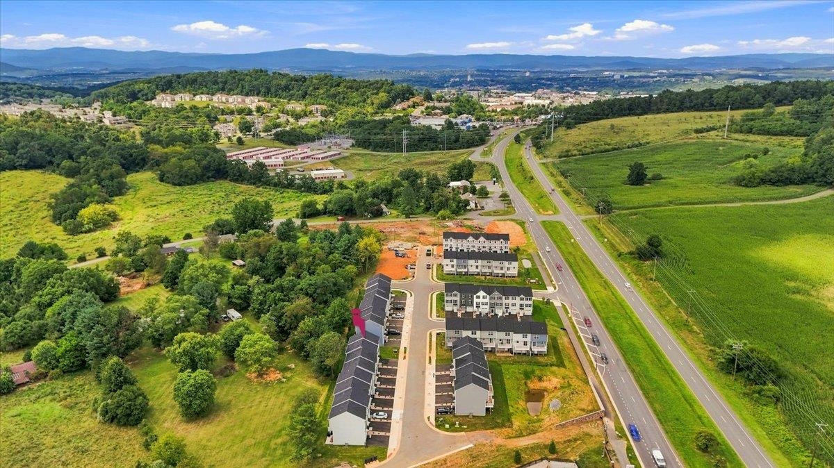 2898 ORCHARD RIDGE LN, ROCKINGHAM, Virginia 22801, 3 Bedrooms Bedrooms, ,2 BathroomsBathrooms,Residential,2898 ORCHARD RIDGE LN,680300 MLS # 680300 2898 ORCHARD RIDGE LN, ROCKINGHAM, Virginia 22801, 3 Bedrooms Bedrooms, ,2 BathroomsBathrooms,Residential,2898 ORCHARD RIDGE LN,680300 MLS # 680300