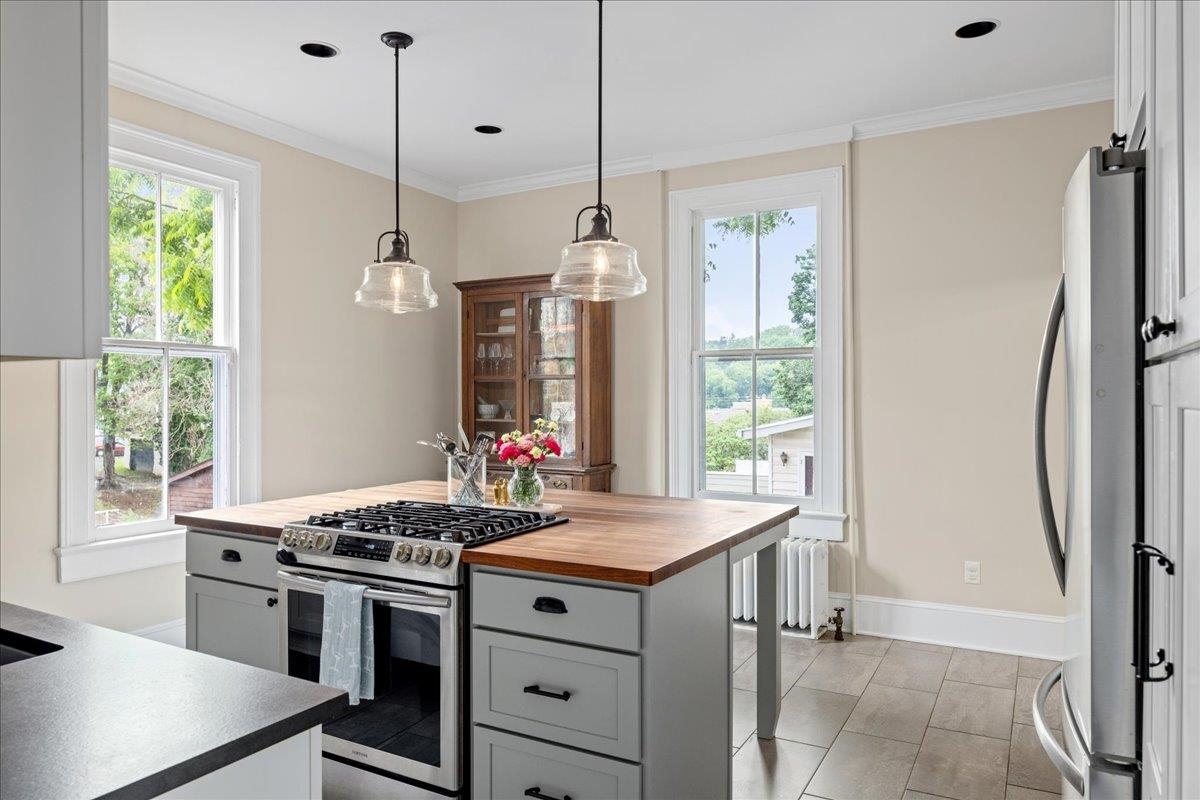 119 POINTS ST, STAUNTON, Virginia 24401, 4 Bedrooms Bedrooms, ,3 BathroomsBathrooms,Residential,119 POINTS ST,677640 MLS # 677640 119 POINTS ST, STAUNTON, Virginia 24401, 4 Bedrooms Bedrooms, ,3 BathroomsBathrooms,Residential,119 POINTS ST,677640 MLS # 677640