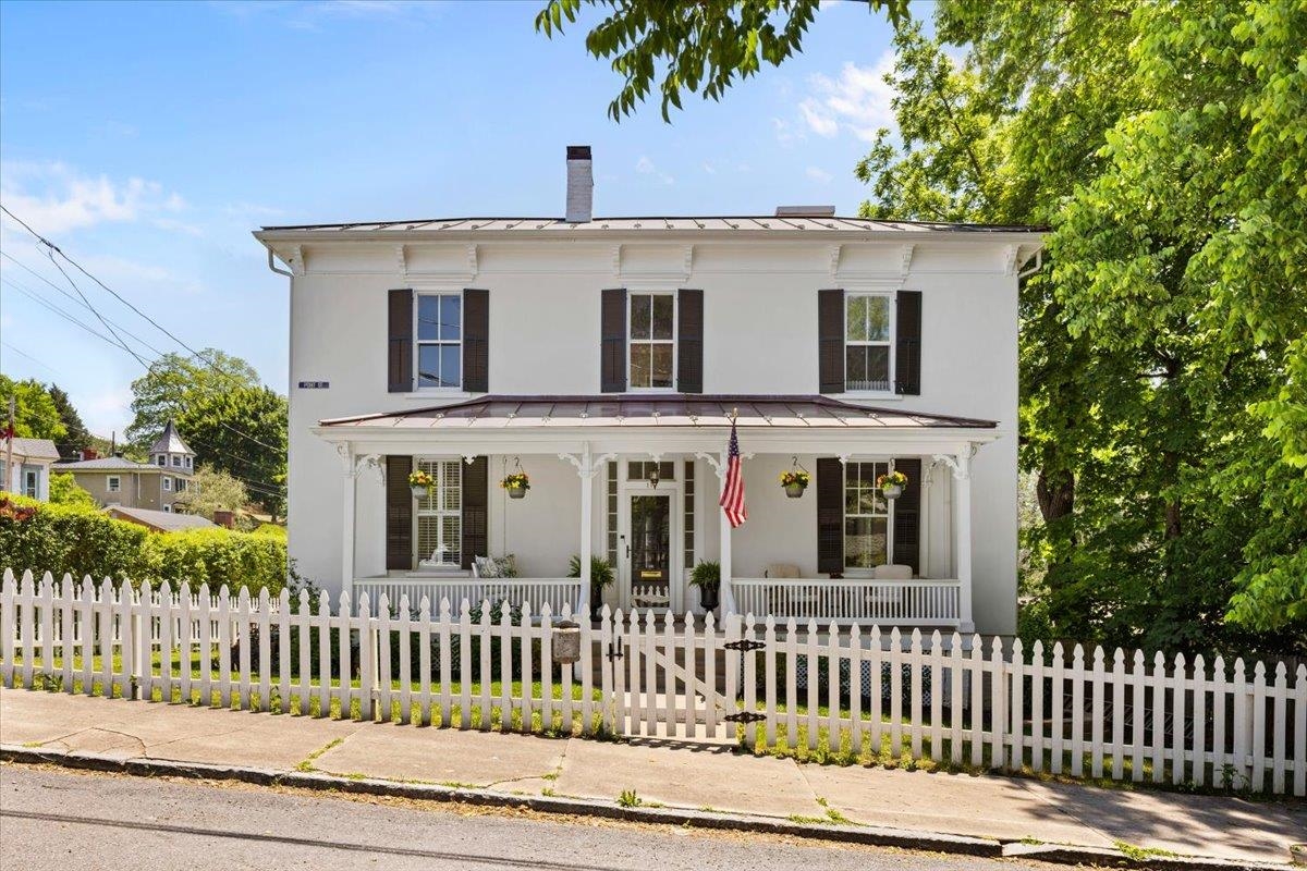 119 POINTS ST, STAUNTON, Virginia 24401, 4 Bedrooms Bedrooms, ,3 BathroomsBathrooms,Residential,119 POINTS ST,677640 MLS # 677640 119 POINTS ST, STAUNTON, Virginia 24401, 4 Bedrooms Bedrooms, ,3 BathroomsBathrooms,Residential,119 POINTS ST,677640 MLS # 677640