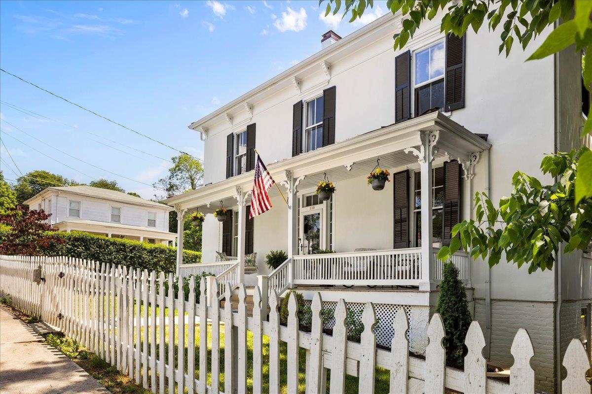 119 POINTS ST, STAUNTON, Virginia 24401, 4 Bedrooms Bedrooms, ,3 BathroomsBathrooms,Residential,119 POINTS ST,677640 MLS # 677640 119 POINTS ST, STAUNTON, Virginia 24401, 4 Bedrooms Bedrooms, ,3 BathroomsBathrooms,Residential,119 POINTS ST,677640 MLS # 677640