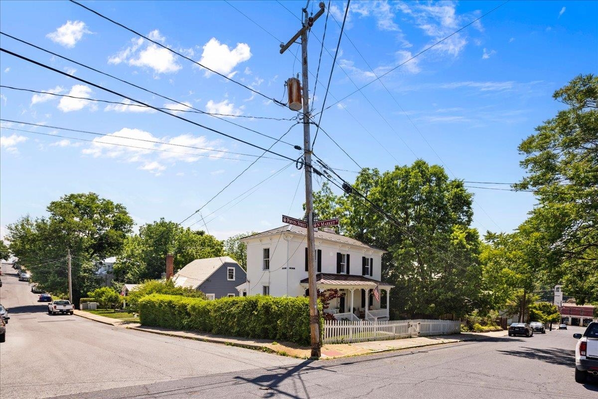 119 POINTS ST, STAUNTON, Virginia 24401, 4 Bedrooms Bedrooms, ,3 BathroomsBathrooms,Residential,119 POINTS ST,677640 MLS # 677640 119 POINTS ST, STAUNTON, Virginia 24401, 4 Bedrooms Bedrooms, ,3 BathroomsBathrooms,Residential,119 POINTS ST,677640 MLS # 677640