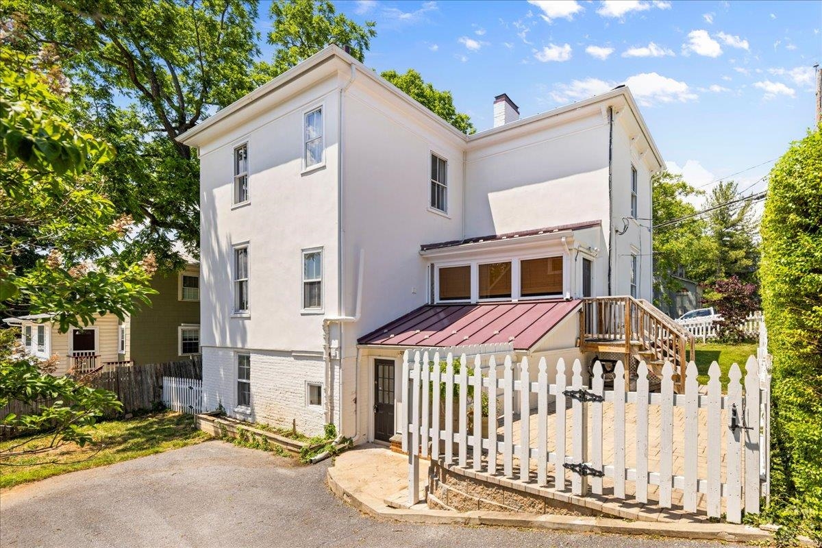 119 POINTS ST, STAUNTON, Virginia 24401, 4 Bedrooms Bedrooms, ,3 BathroomsBathrooms,Residential,119 POINTS ST,677640 MLS # 677640 119 POINTS ST, STAUNTON, Virginia 24401, 4 Bedrooms Bedrooms, ,3 BathroomsBathrooms,Residential,119 POINTS ST,677640 MLS # 677640