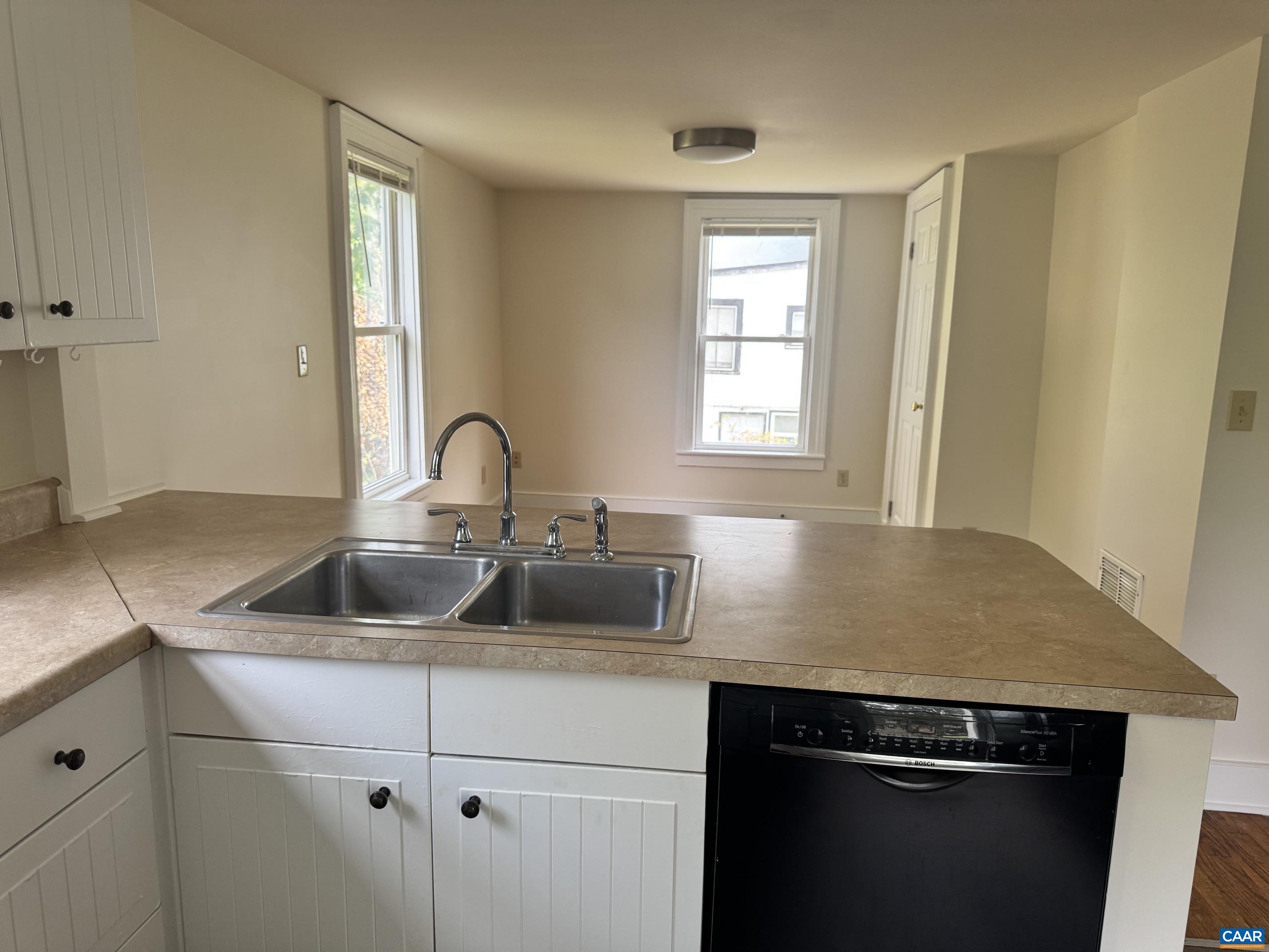 339 SW 6 1/2 ST, CHARLOTTESVILLE, Virginia 22903, 4 Bedrooms Bedrooms, ,1 BathroomBathrooms,Residential,339 SW 6 1/2 ST,680320 MLS # 680320 339 SW 6 1/2 ST, CHARLOTTESVILLE, Virginia 22903, 4 Bedrooms Bedrooms, ,1 BathroomBathrooms,Residential,339 SW 6 1/2 ST,680320 MLS # 680320