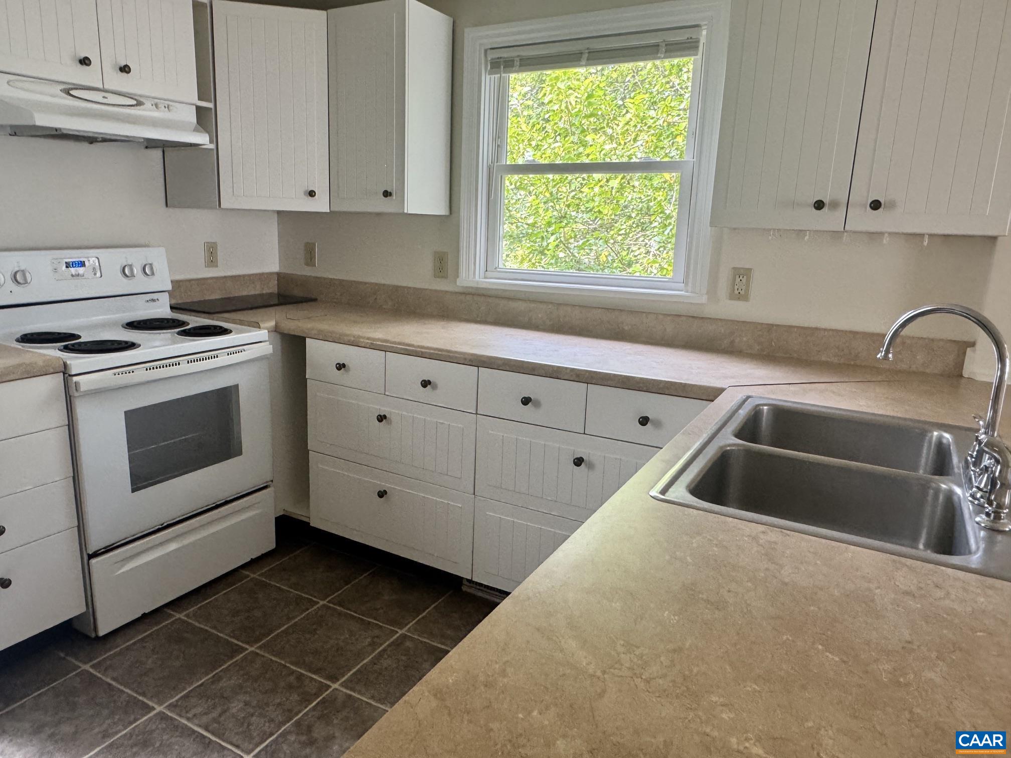 339 SW 6 1/2 ST, CHARLOTTESVILLE, Virginia 22903, 4 Bedrooms Bedrooms, ,1 BathroomBathrooms,Residential,339 SW 6 1/2 ST,680320 MLS # 680320 339 SW 6 1/2 ST, CHARLOTTESVILLE, Virginia 22903, 4 Bedrooms Bedrooms, ,1 BathroomBathrooms,Residential,339 SW 6 1/2 ST,680320 MLS # 680320