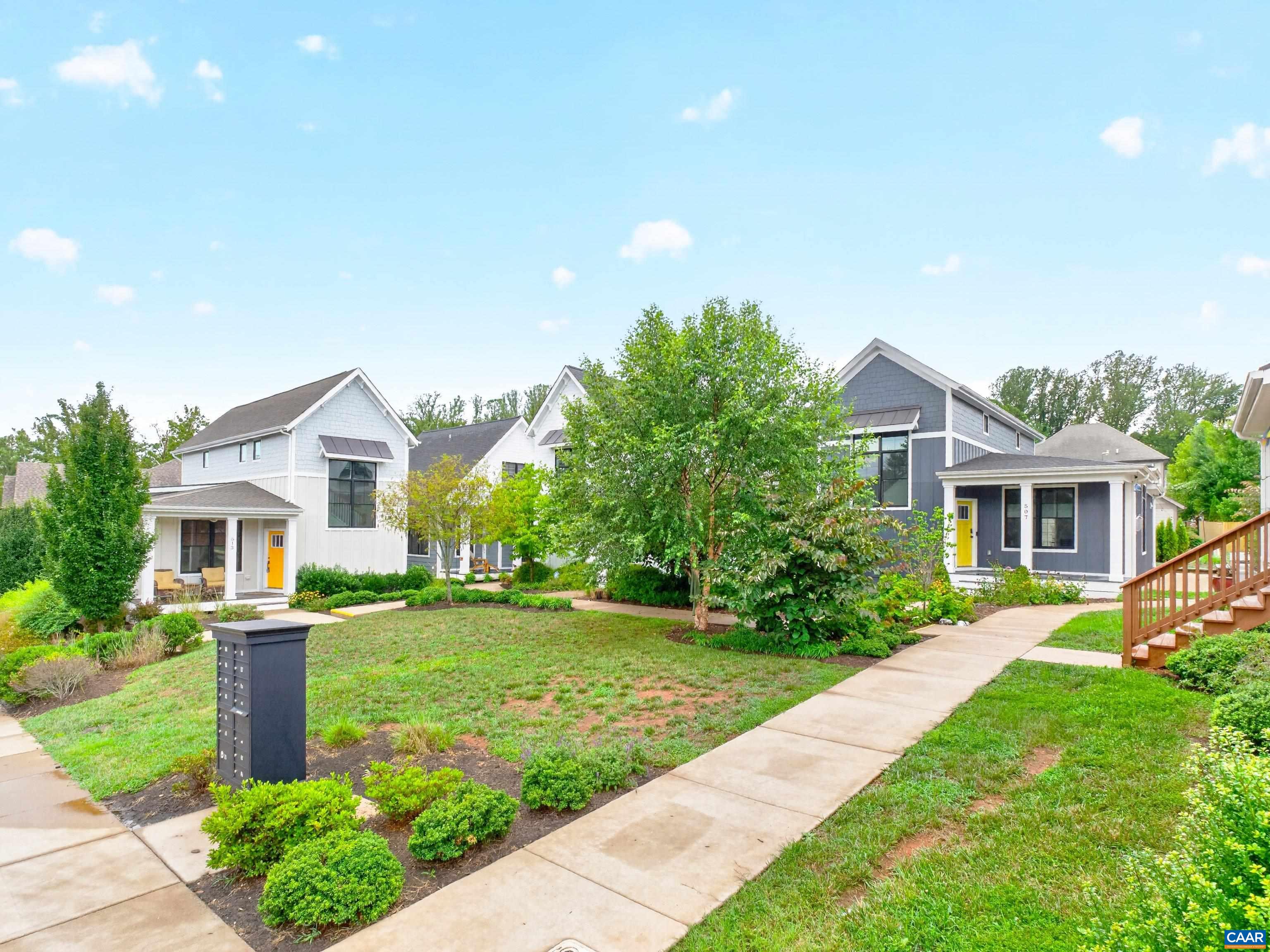 Lochlyn Hill is surrounded by nature , nestled near the confluence of the Rivanna River & Meadow Creek. Lochlyn Hill is surrounded by nature , nestled near the confluence of the Rivanna River & Meadow Creek.