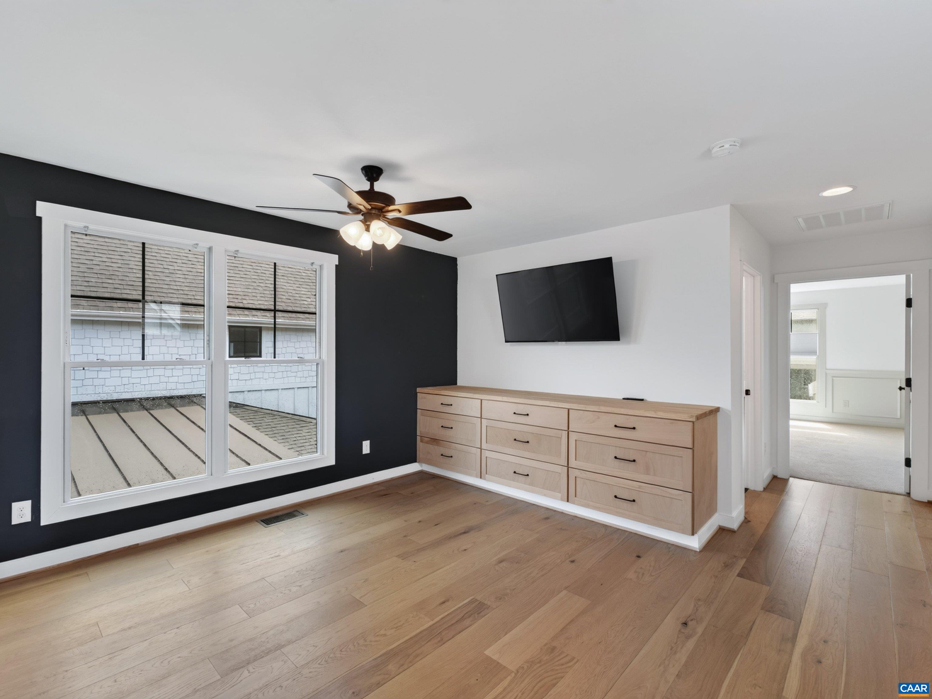 Bright windows for sunhine-filled activities. Bright windows for sunhine-filled activities.