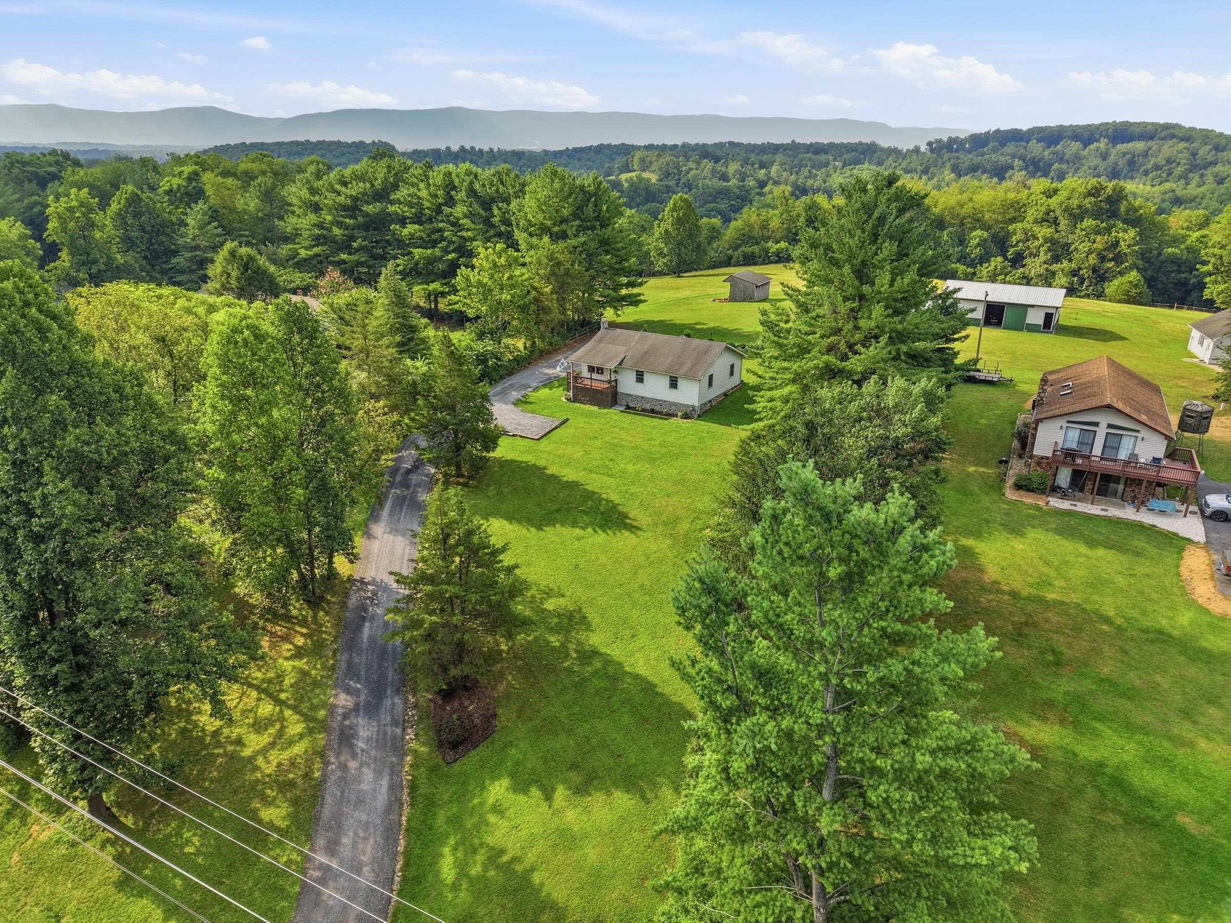 2756 RIDGE HOLLOW RD, EDINBURG, Virginia 22824, 3 Bedrooms Bedrooms, ,1 BathroomBathrooms,Residential,2756 RIDGE HOLLOW RD,680326 MLS # 680326 2756 RIDGE HOLLOW RD, EDINBURG, Virginia 22824, 3 Bedrooms Bedrooms, ,1 BathroomBathrooms,Residential,2756 RIDGE HOLLOW RD,680326 MLS # 680326
