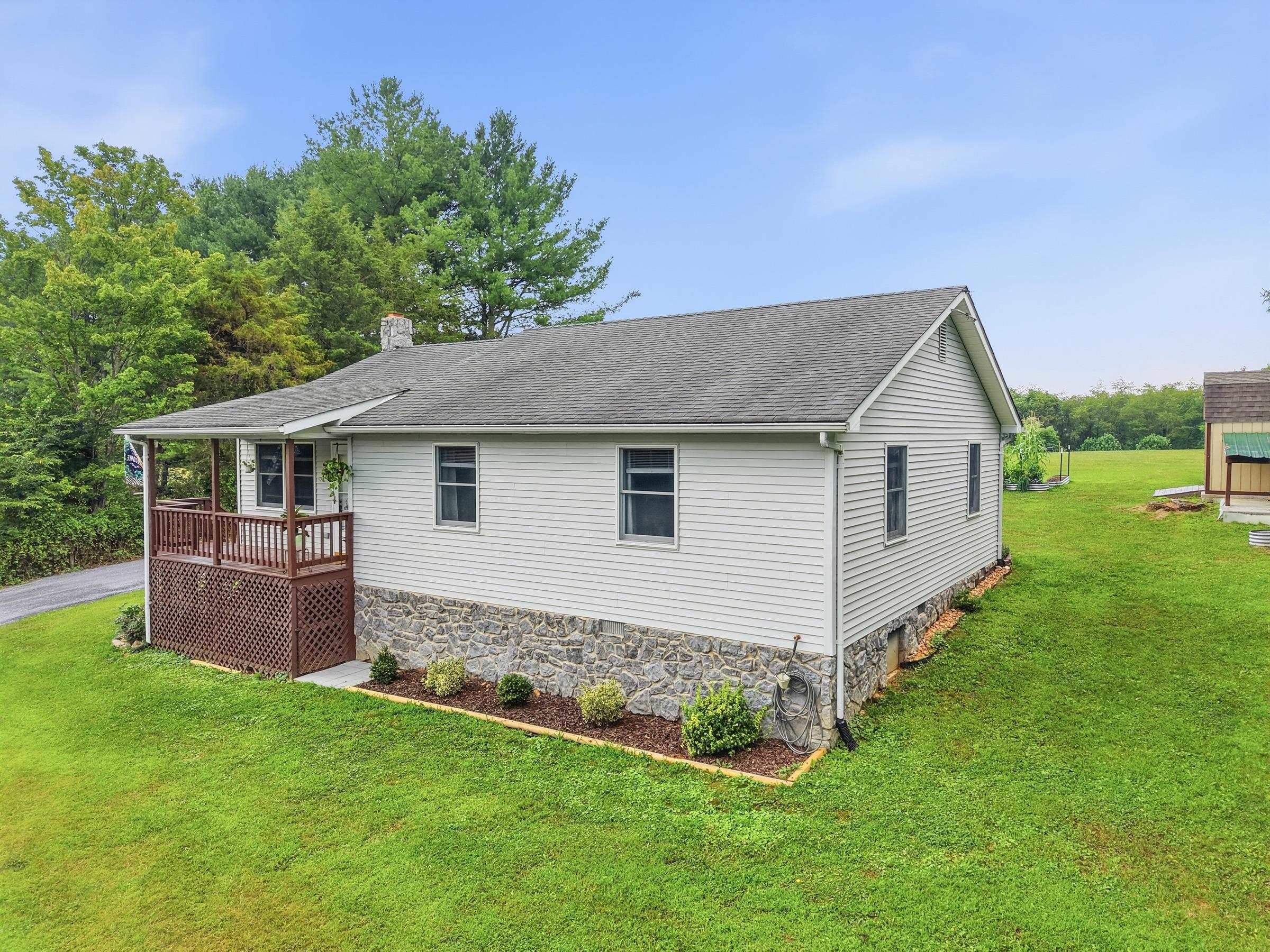 2756 RIDGE HOLLOW RD, EDINBURG, Virginia 22824, 3 Bedrooms Bedrooms, ,1 BathroomBathrooms,Residential,2756 RIDGE HOLLOW RD,680326 MLS # 680326 2756 RIDGE HOLLOW RD, EDINBURG, Virginia 22824, 3 Bedrooms Bedrooms, ,1 BathroomBathrooms,Residential,2756 RIDGE HOLLOW RD,680326 MLS # 680326