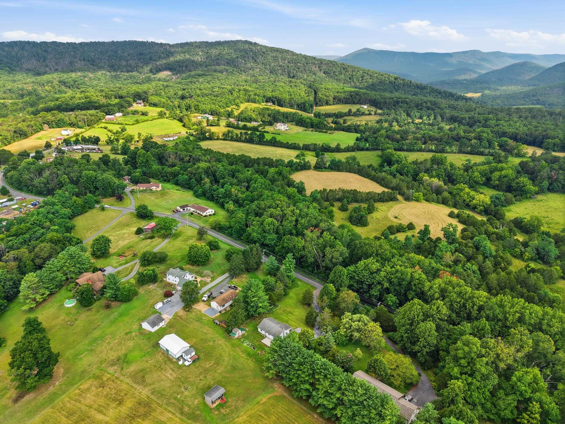 2756 RIDGE HOLLOW RD, EDINBURG, Virginia 22824, 3 Bedrooms Bedrooms, ,1 BathroomBathrooms,Residential,2756 RIDGE HOLLOW RD,680326 MLS # 680326 2756 RIDGE HOLLOW RD, EDINBURG, Virginia 22824, 3 Bedrooms Bedrooms, ,1 BathroomBathrooms,Residential,2756 RIDGE HOLLOW RD,680326 MLS # 680326