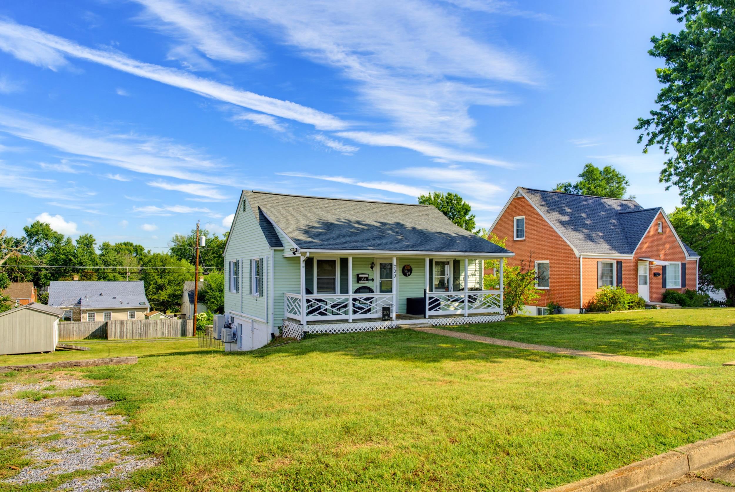 209 ISLE AVE, WAYNESBORO, Virginia 22980, 3 Bedrooms Bedrooms, ,1 BathroomBathrooms,Residential,The Sage Cottage,209 ISLE AVE,680327 MLS # 680327 209 ISLE AVE, WAYNESBORO, Virginia 22980, 3 Bedrooms Bedrooms, ,1 BathroomBathrooms,Residential,The Sage Cottage,209 ISLE AVE,680327 MLS # 680327