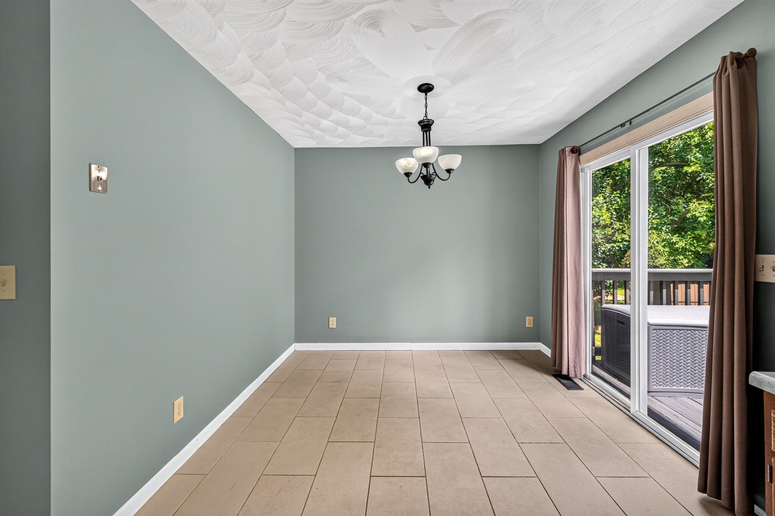 18 BEVERLEY ST, VERONA, Virginia 24482, 4 Bedrooms Bedrooms, ,2 BathroomsBathrooms,Residential,18 BEVERLEY ST,680328 MLS # 680328 18 BEVERLEY ST, VERONA, Virginia 24482, 4 Bedrooms Bedrooms, ,2 BathroomsBathrooms,Residential,18 BEVERLEY ST,680328 MLS # 680328