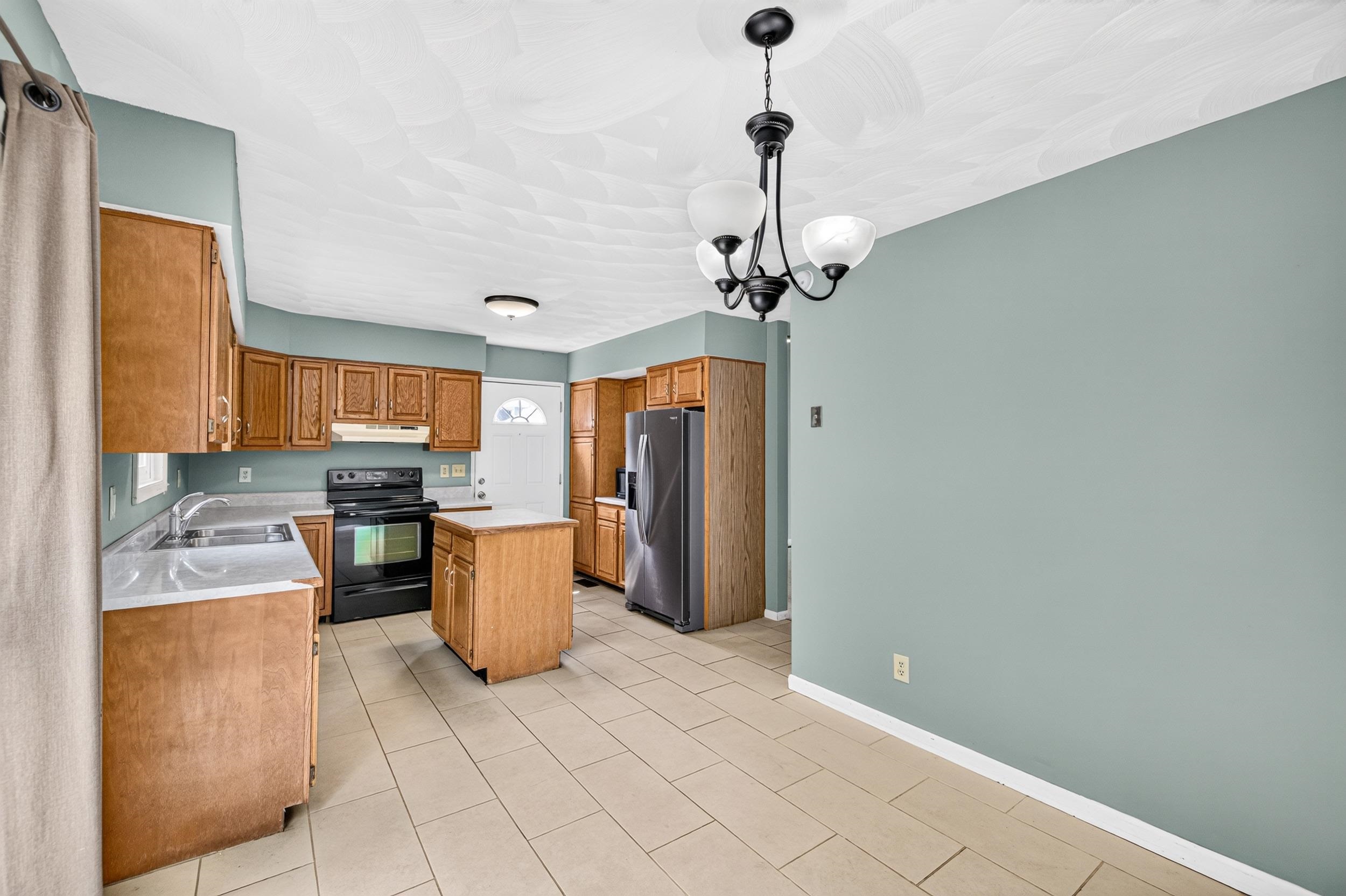 18 BEVERLEY ST, VERONA, Virginia 24482, 4 Bedrooms Bedrooms, ,2 BathroomsBathrooms,Residential,18 BEVERLEY ST,680328 MLS # 680328 18 BEVERLEY ST, VERONA, Virginia 24482, 4 Bedrooms Bedrooms, ,2 BathroomsBathrooms,Residential,18 BEVERLEY ST,680328 MLS # 680328