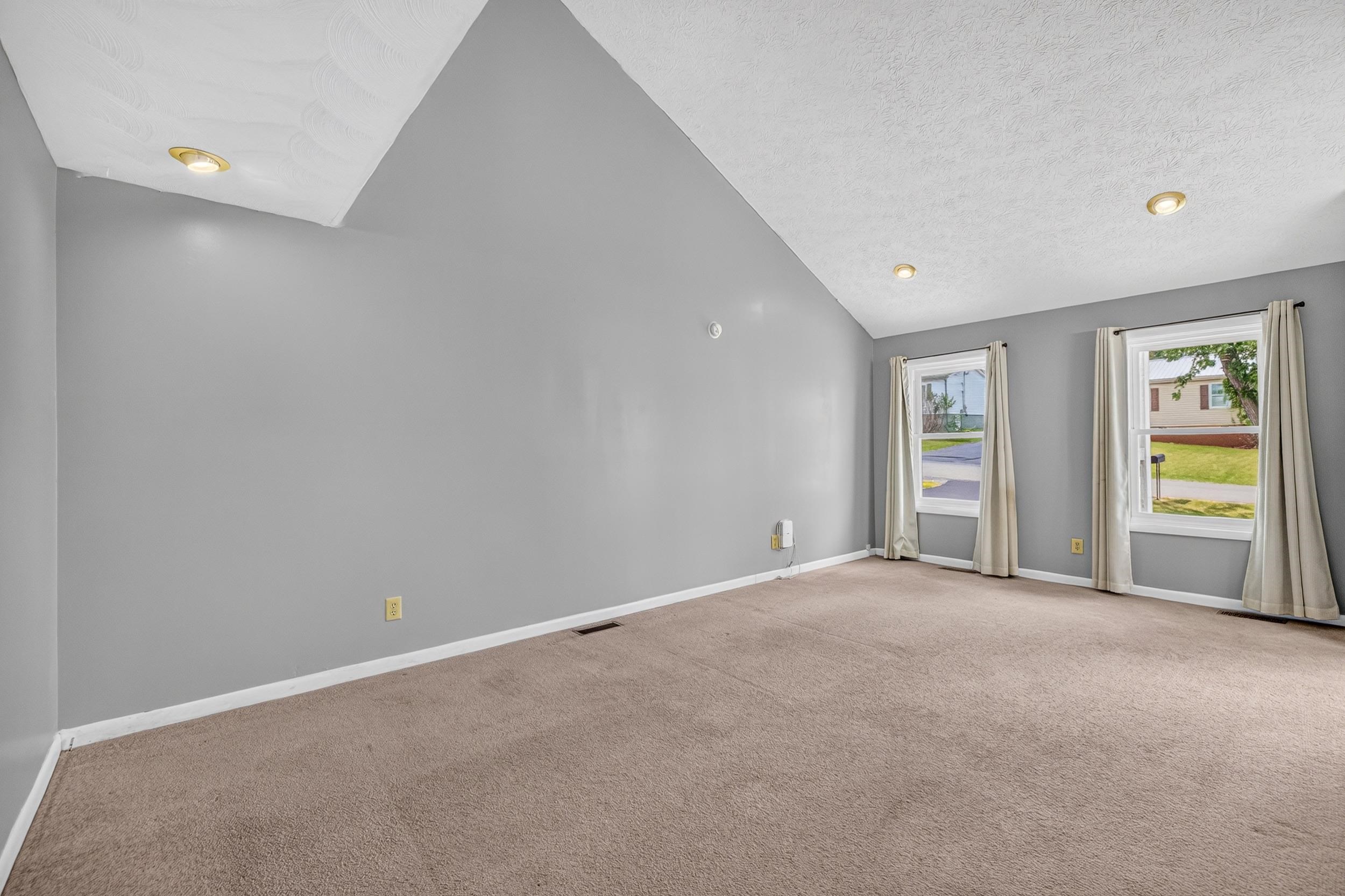 18 BEVERLEY ST, VERONA, Virginia 24482, 4 Bedrooms Bedrooms, ,2 BathroomsBathrooms,Residential,18 BEVERLEY ST,680328 MLS # 680328 18 BEVERLEY ST, VERONA, Virginia 24482, 4 Bedrooms Bedrooms, ,2 BathroomsBathrooms,Residential,18 BEVERLEY ST,680328 MLS # 680328