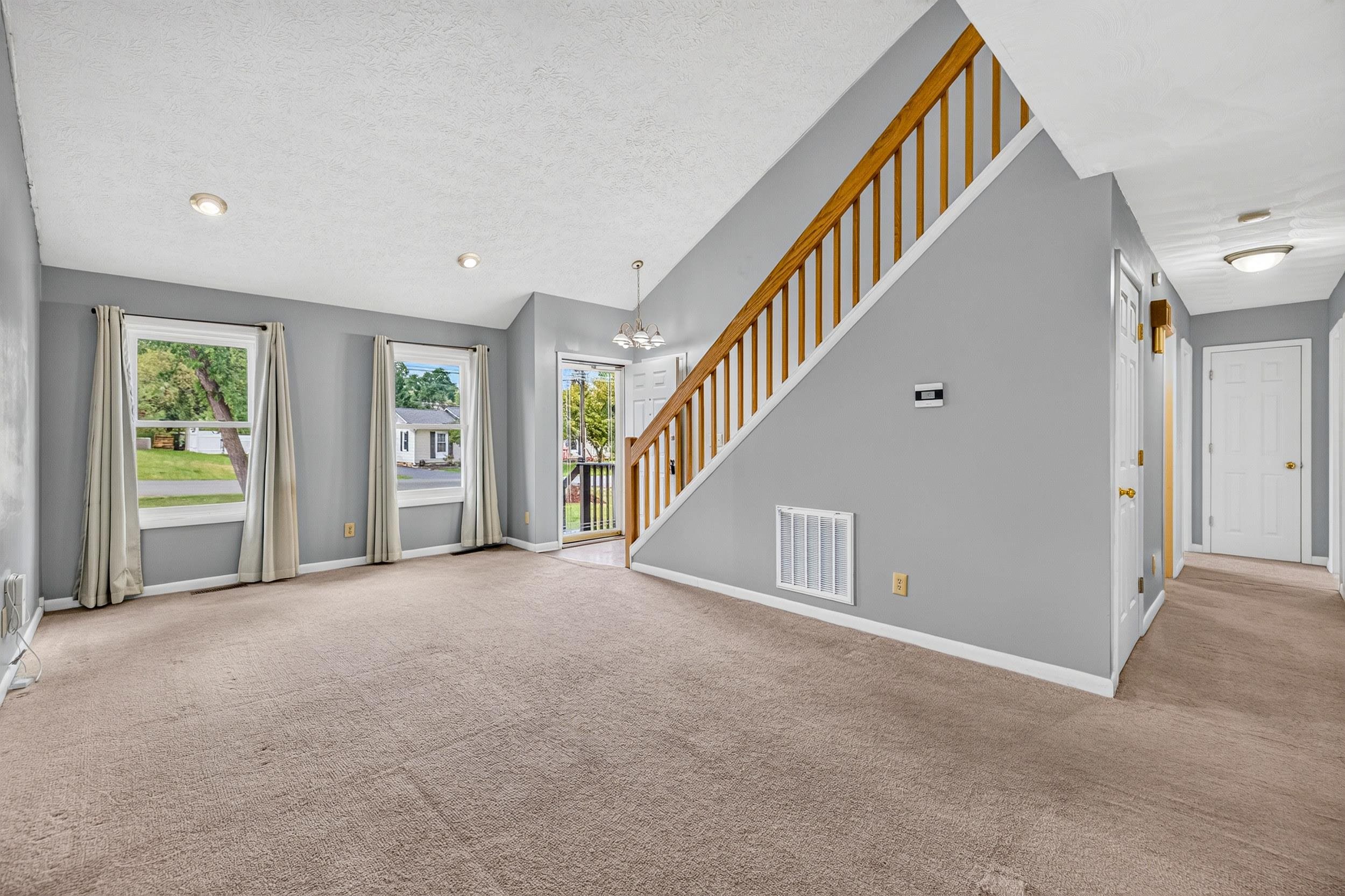 18 BEVERLEY ST, VERONA, Virginia 24482, 4 Bedrooms Bedrooms, ,2 BathroomsBathrooms,Residential,18 BEVERLEY ST,680328 MLS # 680328 18 BEVERLEY ST, VERONA, Virginia 24482, 4 Bedrooms Bedrooms, ,2 BathroomsBathrooms,Residential,18 BEVERLEY ST,680328 MLS # 680328