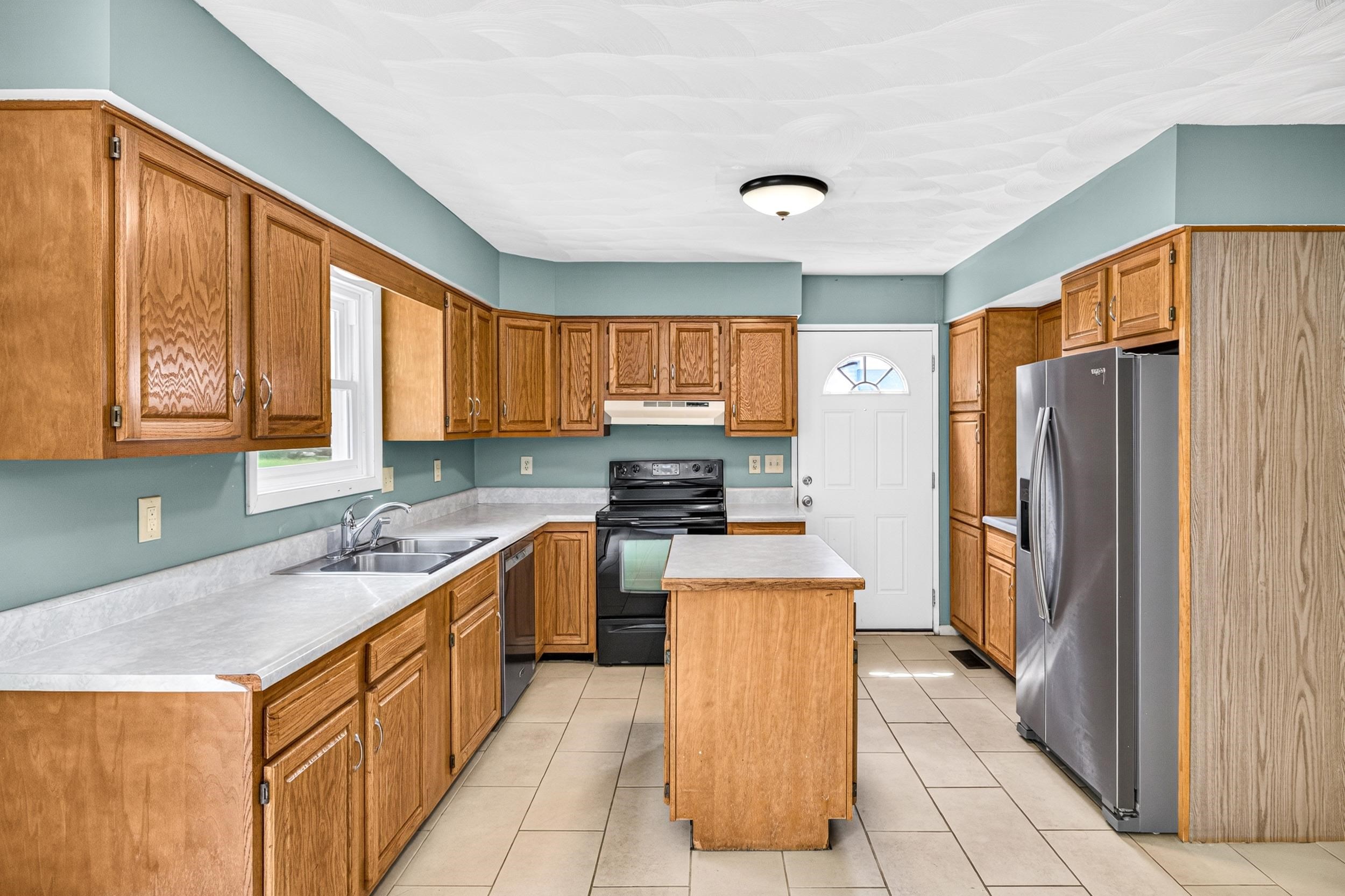 18 BEVERLEY ST, VERONA, Virginia 24482, 4 Bedrooms Bedrooms, ,2 BathroomsBathrooms,Residential,18 BEVERLEY ST,680328 MLS # 680328 18 BEVERLEY ST, VERONA, Virginia 24482, 4 Bedrooms Bedrooms, ,2 BathroomsBathrooms,Residential,18 BEVERLEY ST,680328 MLS # 680328