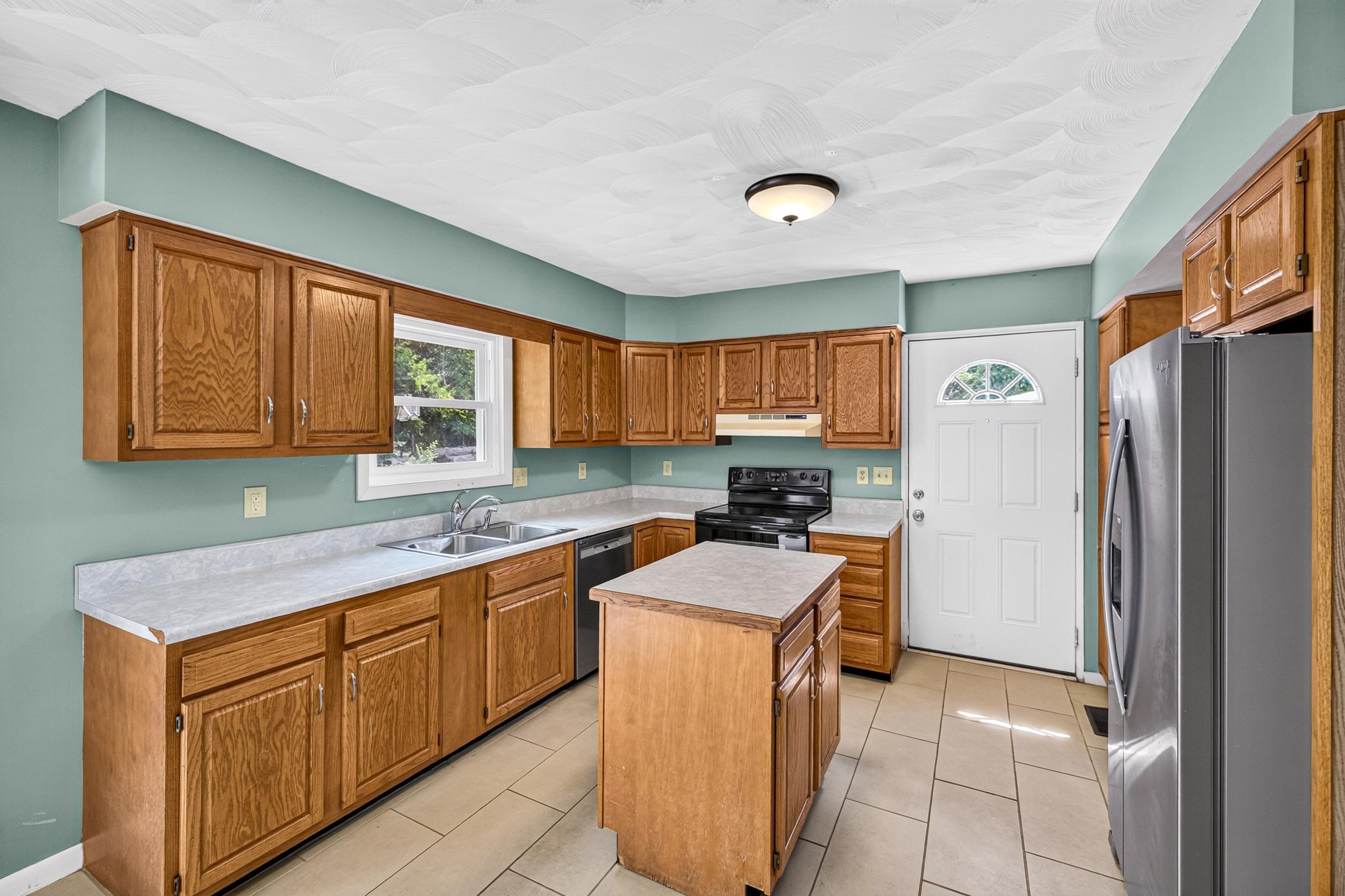 18 BEVERLEY ST, VERONA, Virginia 24482, 4 Bedrooms Bedrooms, ,2 BathroomsBathrooms,Residential,18 BEVERLEY ST,680328 MLS # 680328 18 BEVERLEY ST, VERONA, Virginia 24482, 4 Bedrooms Bedrooms, ,2 BathroomsBathrooms,Residential,18 BEVERLEY ST,680328 MLS # 680328