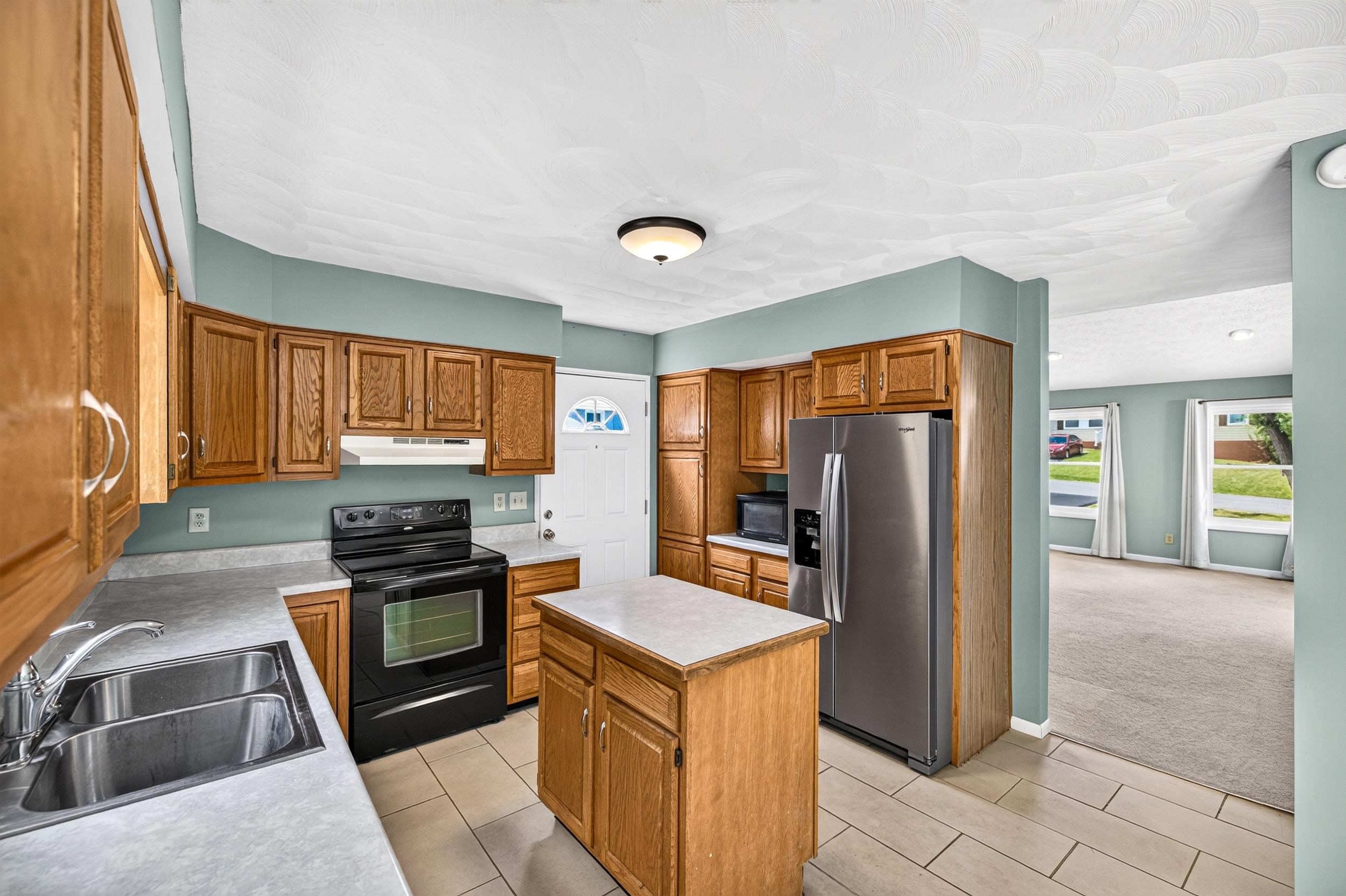 18 BEVERLEY ST, VERONA, Virginia 24482, 4 Bedrooms Bedrooms, ,2 BathroomsBathrooms,Residential,18 BEVERLEY ST,680328 MLS # 680328 18 BEVERLEY ST, VERONA, Virginia 24482, 4 Bedrooms Bedrooms, ,2 BathroomsBathrooms,Residential,18 BEVERLEY ST,680328 MLS # 680328