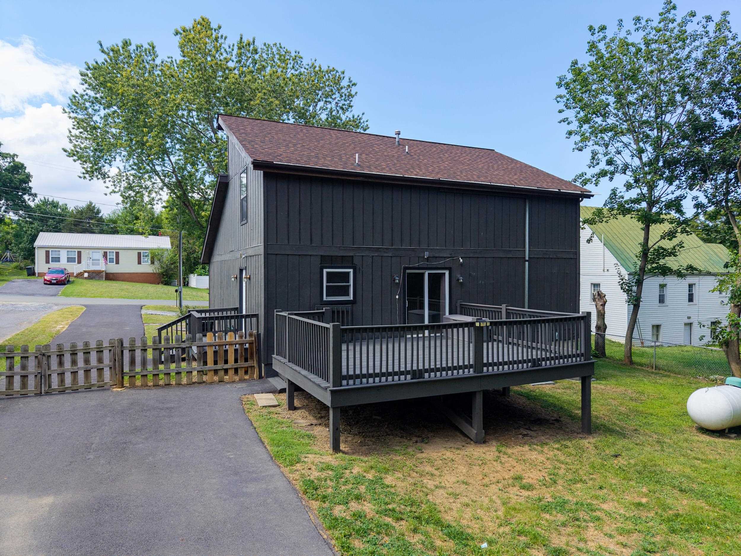 18 BEVERLEY ST, VERONA, Virginia 24482, 4 Bedrooms Bedrooms, ,2 BathroomsBathrooms,Residential,18 BEVERLEY ST,680328 MLS # 680328 18 BEVERLEY ST, VERONA, Virginia 24482, 4 Bedrooms Bedrooms, ,2 BathroomsBathrooms,Residential,18 BEVERLEY ST,680328 MLS # 680328