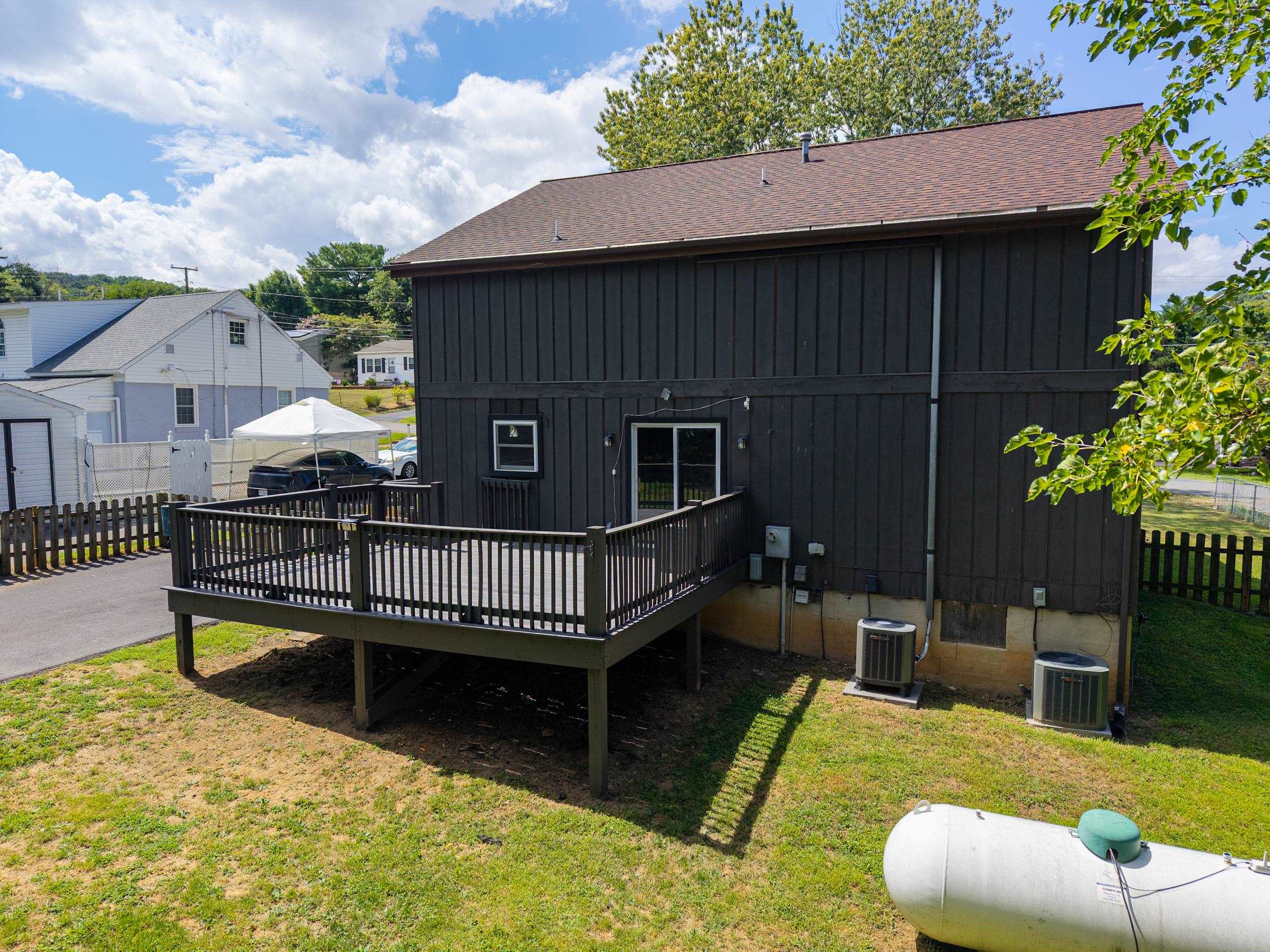 18 BEVERLEY ST, VERONA, Virginia 24482, 4 Bedrooms Bedrooms, ,2 BathroomsBathrooms,Residential,18 BEVERLEY ST,680328 MLS # 680328 18 BEVERLEY ST, VERONA, Virginia 24482, 4 Bedrooms Bedrooms, ,2 BathroomsBathrooms,Residential,18 BEVERLEY ST,680328 MLS # 680328