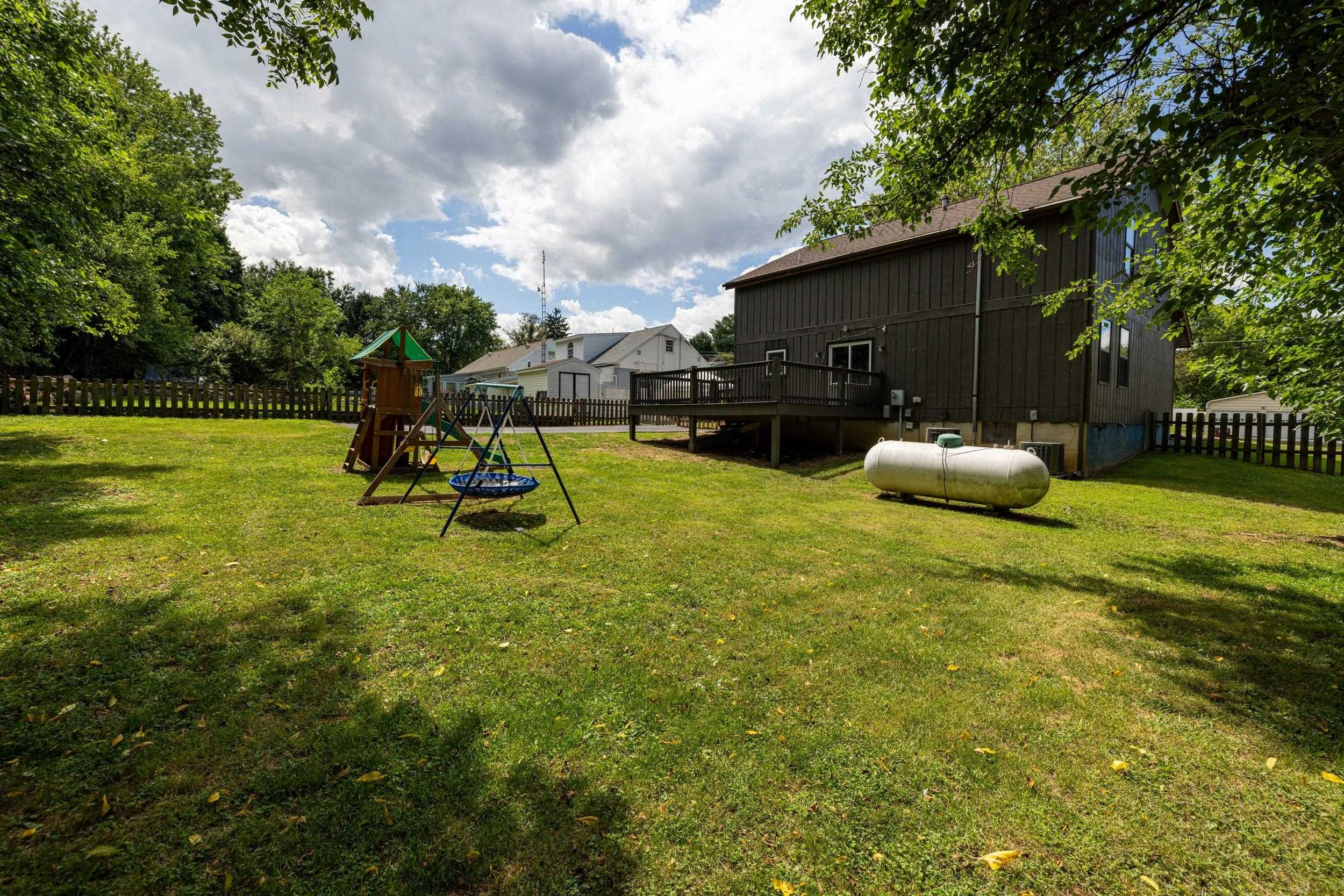 18 BEVERLEY ST, VERONA, Virginia 24482, 4 Bedrooms Bedrooms, ,2 BathroomsBathrooms,Residential,18 BEVERLEY ST,680328 MLS # 680328 18 BEVERLEY ST, VERONA, Virginia 24482, 4 Bedrooms Bedrooms, ,2 BathroomsBathrooms,Residential,18 BEVERLEY ST,680328 MLS # 680328