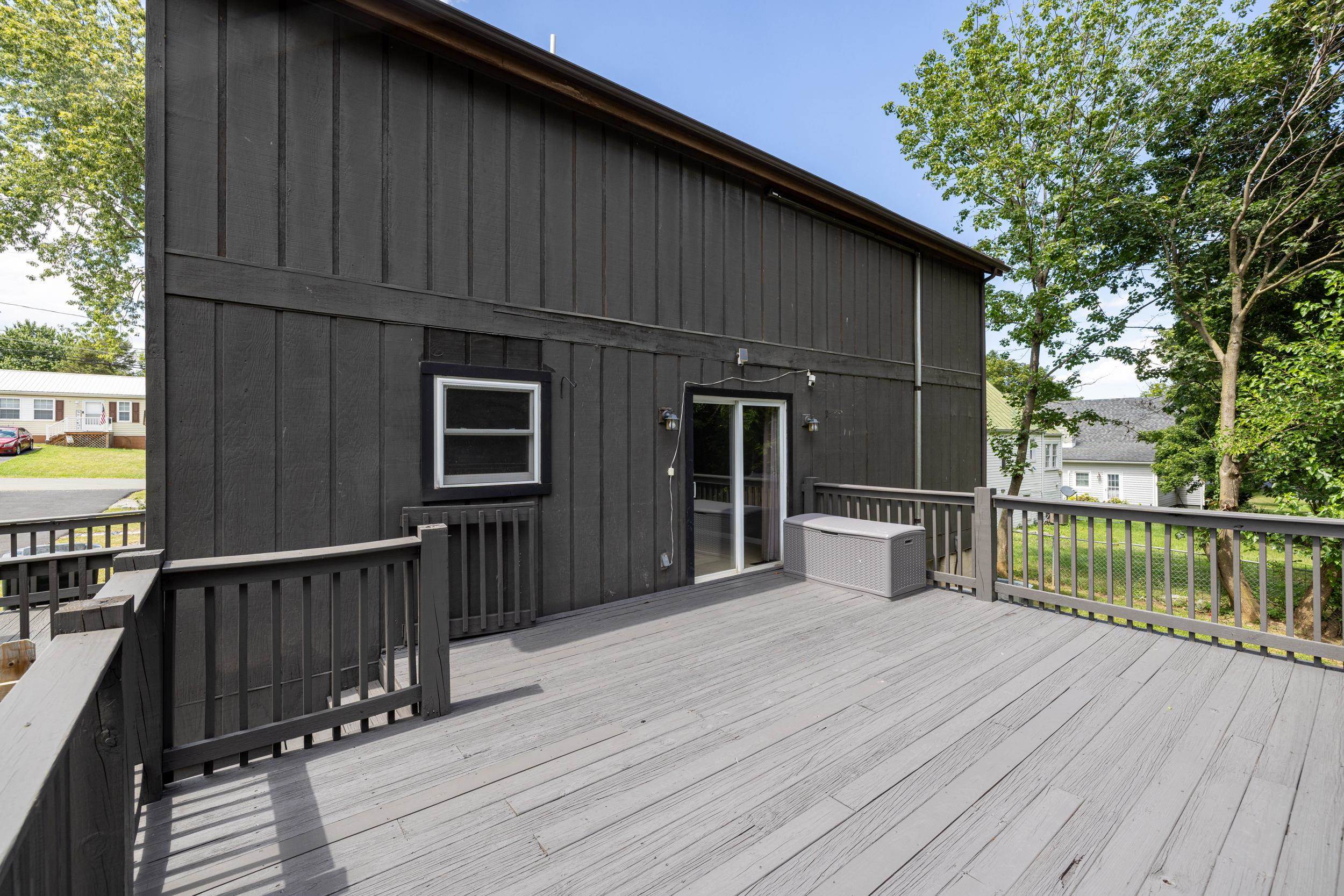 18 BEVERLEY ST, VERONA, Virginia 24482, 4 Bedrooms Bedrooms, ,2 BathroomsBathrooms,Residential,18 BEVERLEY ST,680328 MLS # 680328 18 BEVERLEY ST, VERONA, Virginia 24482, 4 Bedrooms Bedrooms, ,2 BathroomsBathrooms,Residential,18 BEVERLEY ST,680328 MLS # 680328