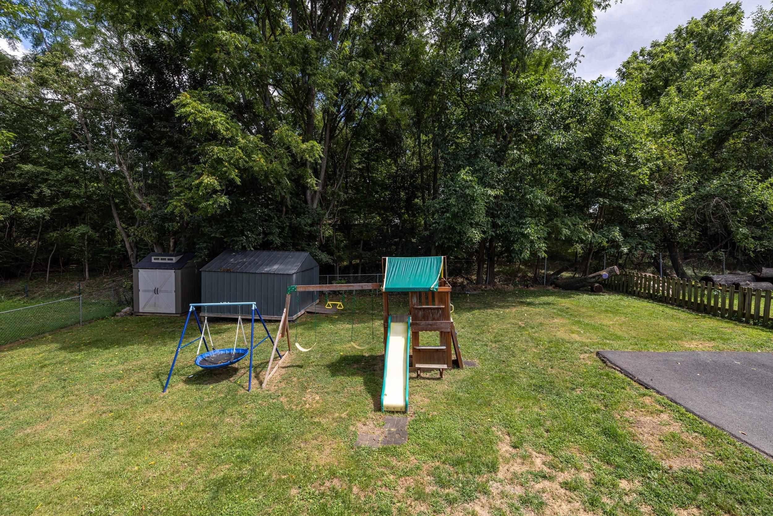 18 BEVERLEY ST, VERONA, Virginia 24482, 4 Bedrooms Bedrooms, ,2 BathroomsBathrooms,Residential,18 BEVERLEY ST,680328 MLS # 680328 18 BEVERLEY ST, VERONA, Virginia 24482, 4 Bedrooms Bedrooms, ,2 BathroomsBathrooms,Residential,18 BEVERLEY ST,680328 MLS # 680328