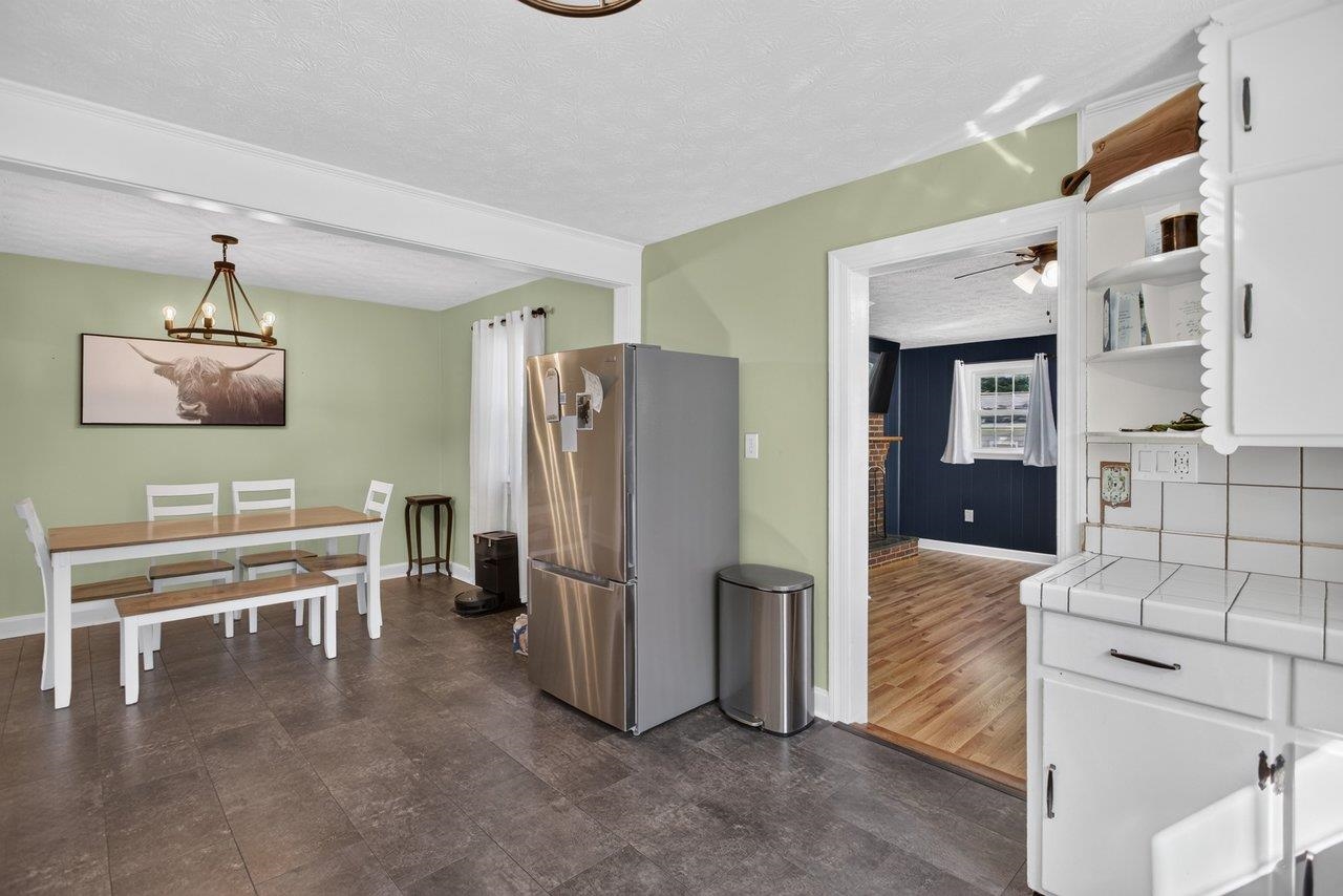14559 SOUTH EAST SIDE HWY, GROTTOES, Virginia 24441, 3 Bedrooms Bedrooms, ,1 BathroomBathrooms,Residential,14559 SOUTH EAST SIDE HWY,680329 MLS # 680329 14559 SOUTH EAST SIDE HWY, GROTTOES, Virginia 24441, 3 Bedrooms Bedrooms, ,1 BathroomBathrooms,Residential,14559 SOUTH EAST SIDE HWY,680329 MLS # 680329