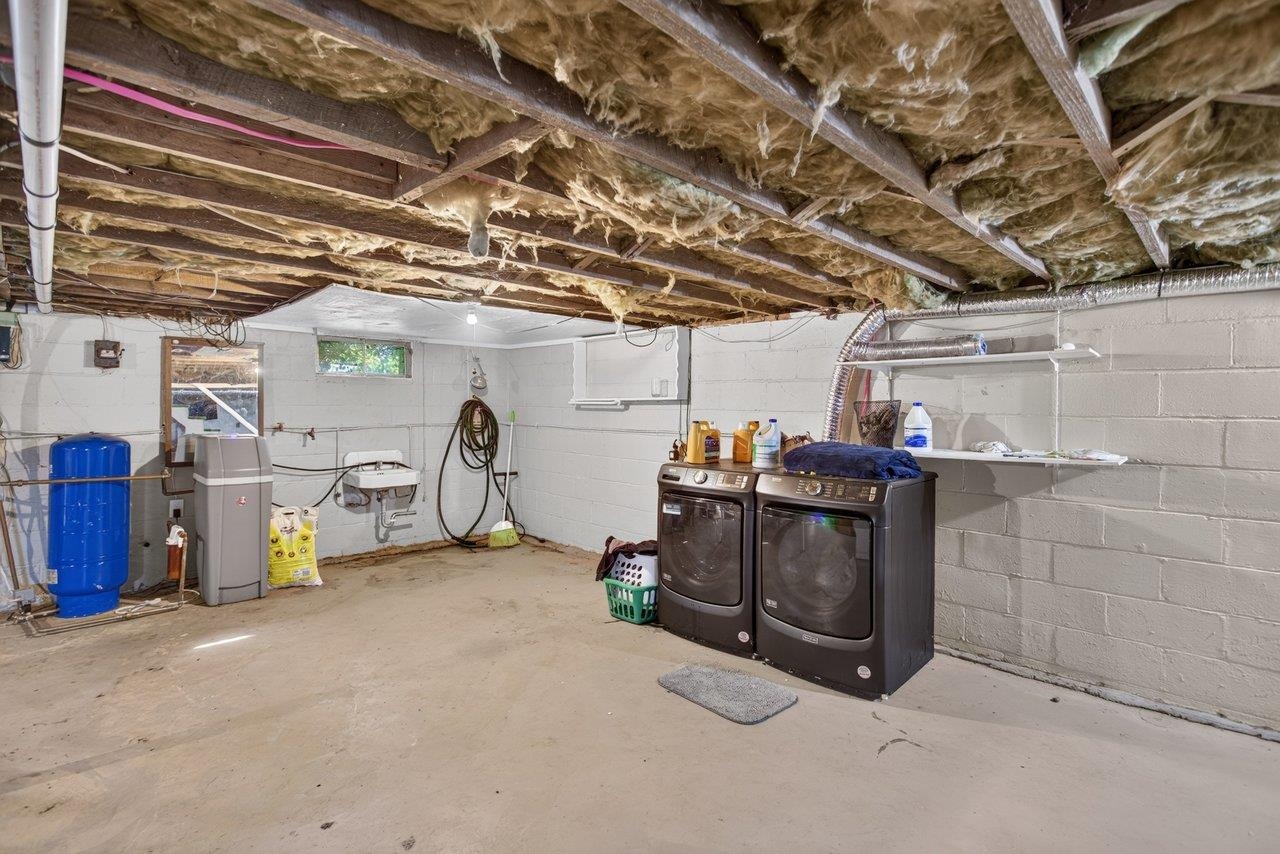 14559 SOUTH EAST SIDE HWY, GROTTOES, Virginia 24441, 3 Bedrooms Bedrooms, ,1 BathroomBathrooms,Residential,14559 SOUTH EAST SIDE HWY,680329 MLS # 680329 14559 SOUTH EAST SIDE HWY, GROTTOES, Virginia 24441, 3 Bedrooms Bedrooms, ,1 BathroomBathrooms,Residential,14559 SOUTH EAST SIDE HWY,680329 MLS # 680329