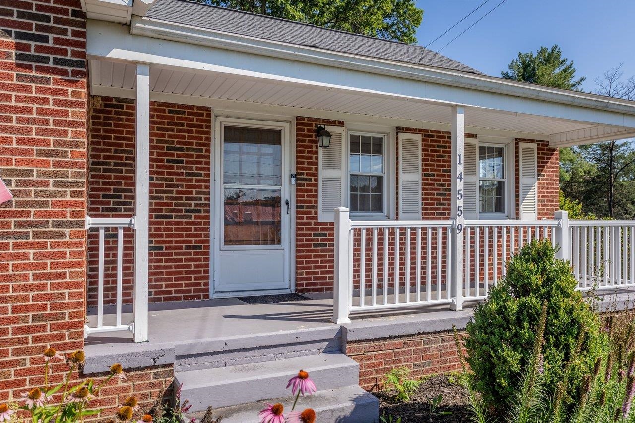 14559 SOUTH EAST SIDE HWY, GROTTOES, Virginia 24441, 3 Bedrooms Bedrooms, ,1 BathroomBathrooms,Residential,14559 SOUTH EAST SIDE HWY,680329 MLS # 680329 14559 SOUTH EAST SIDE HWY, GROTTOES, Virginia 24441, 3 Bedrooms Bedrooms, ,1 BathroomBathrooms,Residential,14559 SOUTH EAST SIDE HWY,680329 MLS # 680329