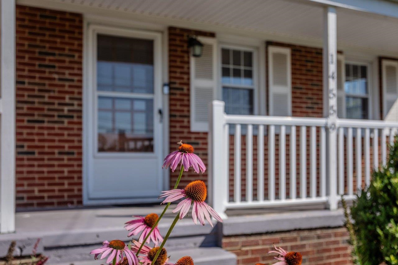 14559 SOUTH EAST SIDE HWY, GROTTOES, Virginia 24441, 3 Bedrooms Bedrooms, ,1 BathroomBathrooms,Residential,14559 SOUTH EAST SIDE HWY,680329 MLS # 680329 14559 SOUTH EAST SIDE HWY, GROTTOES, Virginia 24441, 3 Bedrooms Bedrooms, ,1 BathroomBathrooms,Residential,14559 SOUTH EAST SIDE HWY,680329 MLS # 680329